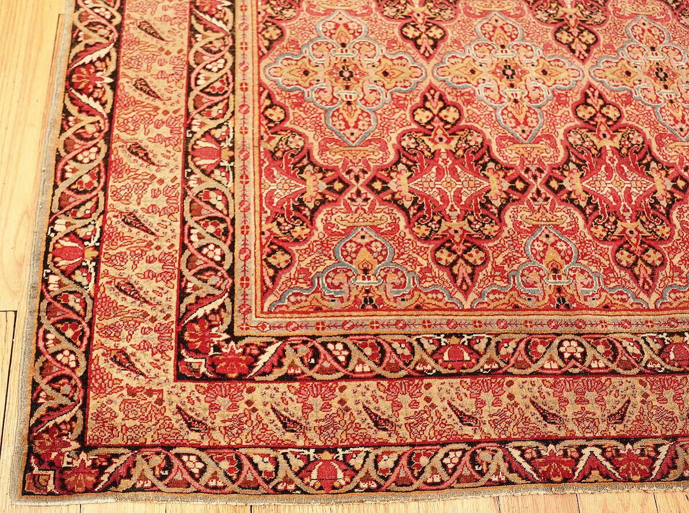 Mid-19th Century Fine Antique Persian Kerman Rug. Size: 3 ft 10 in x 5 ft 8 in In Good Condition In New York, NY