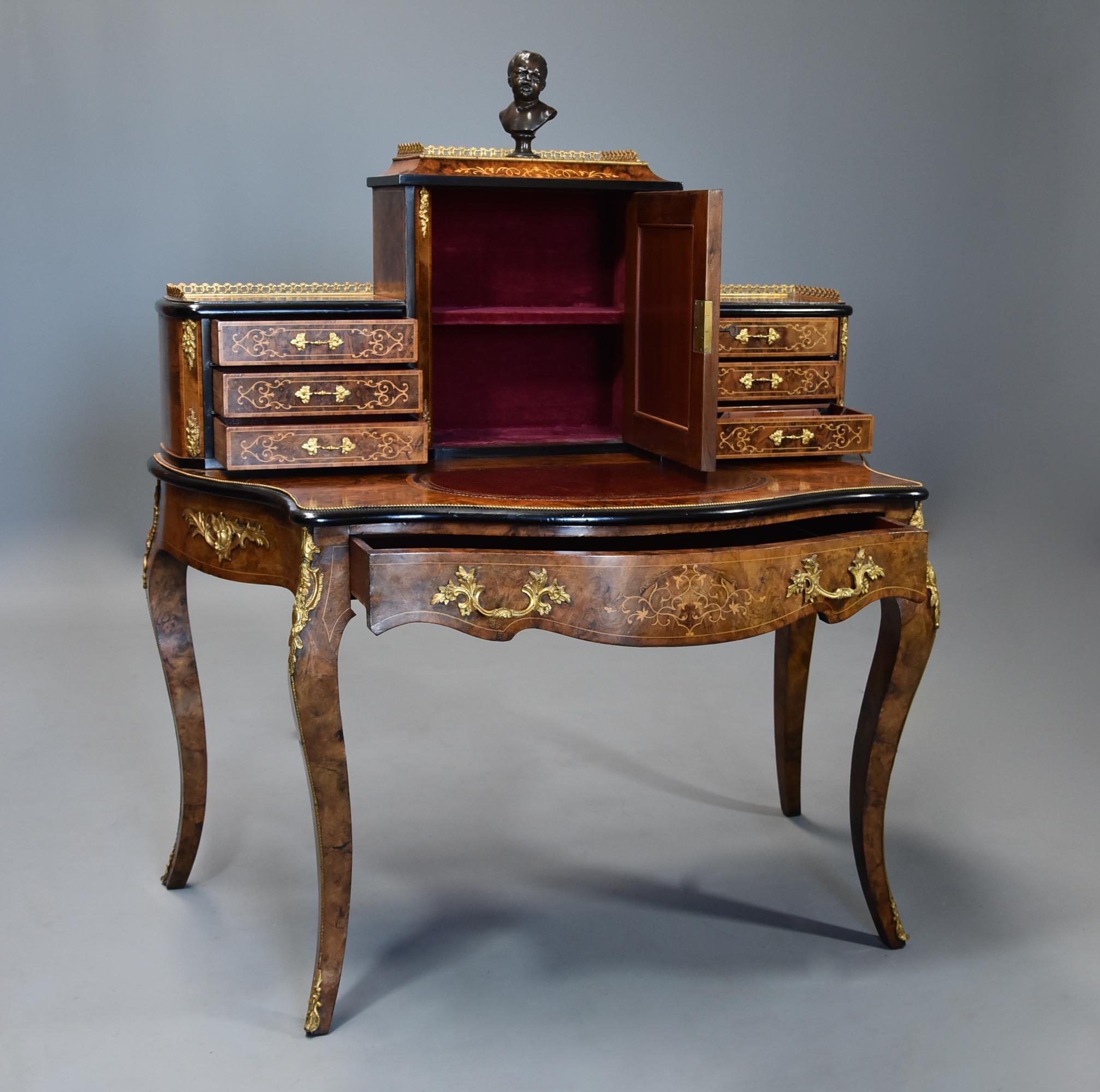 Mid-19th Century Fine Quality Burr Walnut Bonheur de Jour in the French Style For Sale 5