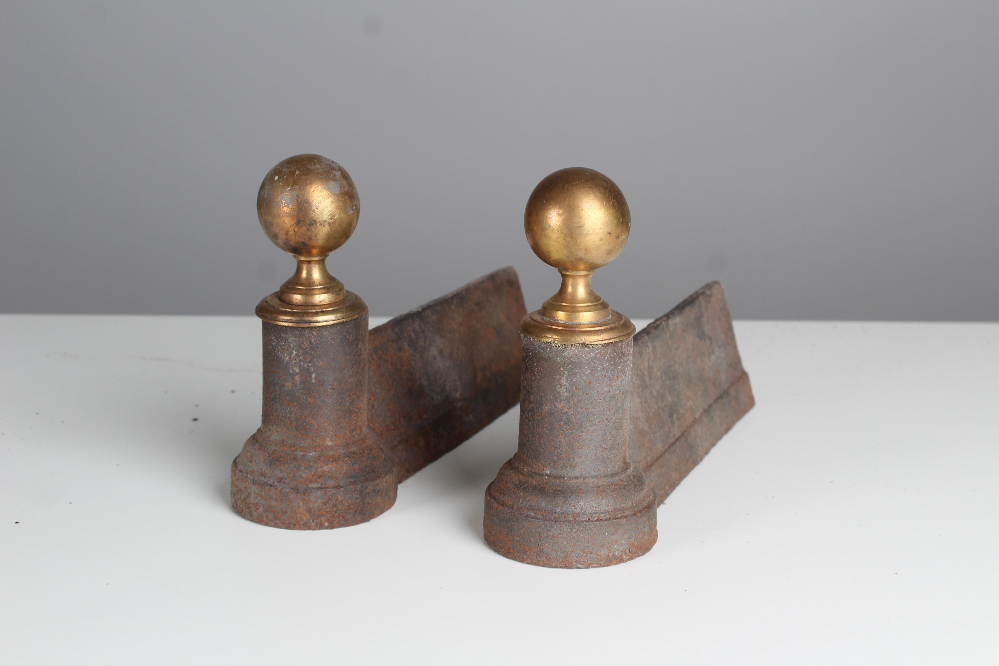 Mid 19th Century Firedogs, Brass Globe Andirons, Cast Iron, 29 cm In Good Condition In Greven, DE