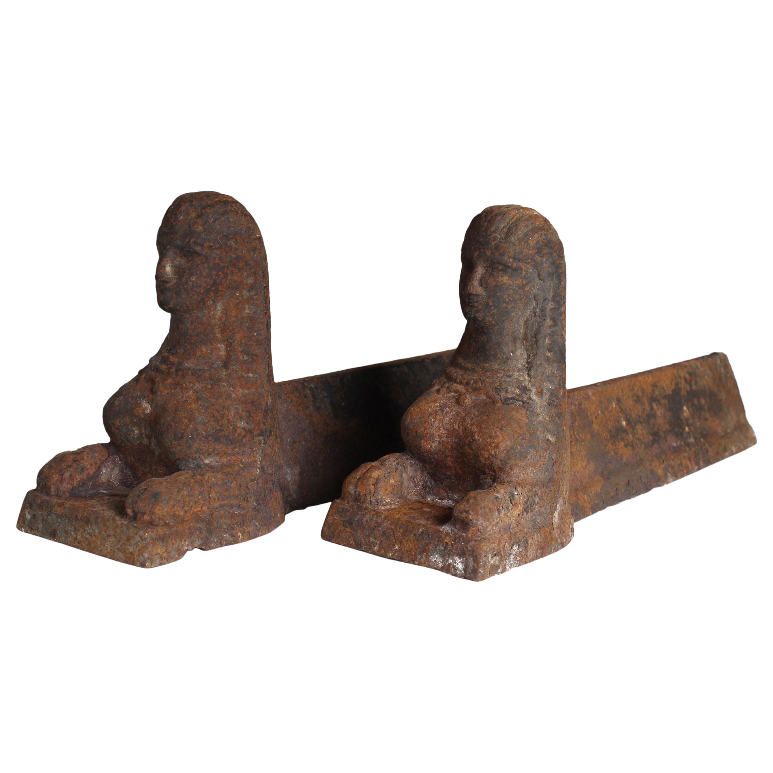 Andirones de Esfinge, hierro fundido, mediados del siglo XIX, 44 cm