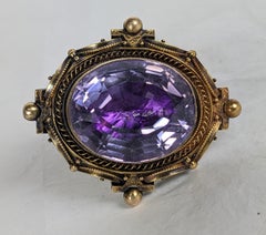 Broche étrusque du milieu du 19e siècle à amythest en feuille d'aluminium