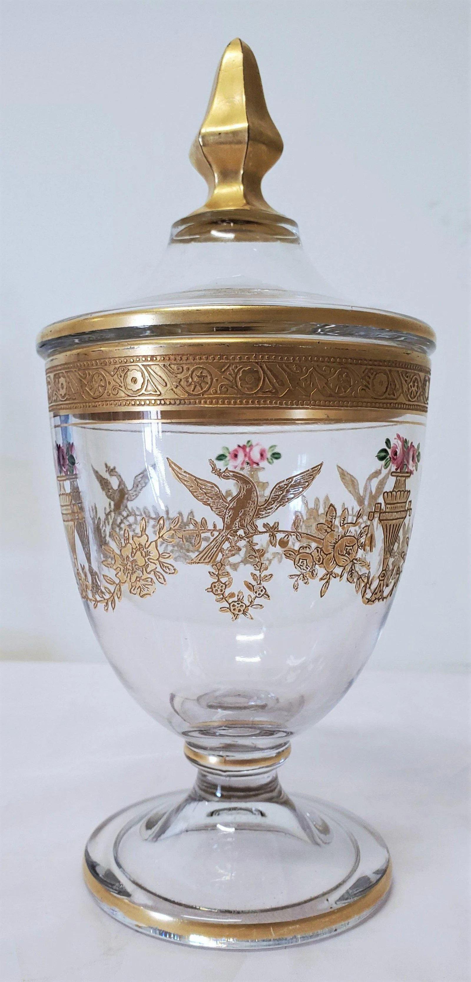 Cristal Plat à bonbons en cristal doré avec couvercle, milieu du 19e siècle, France, années 40 en vente