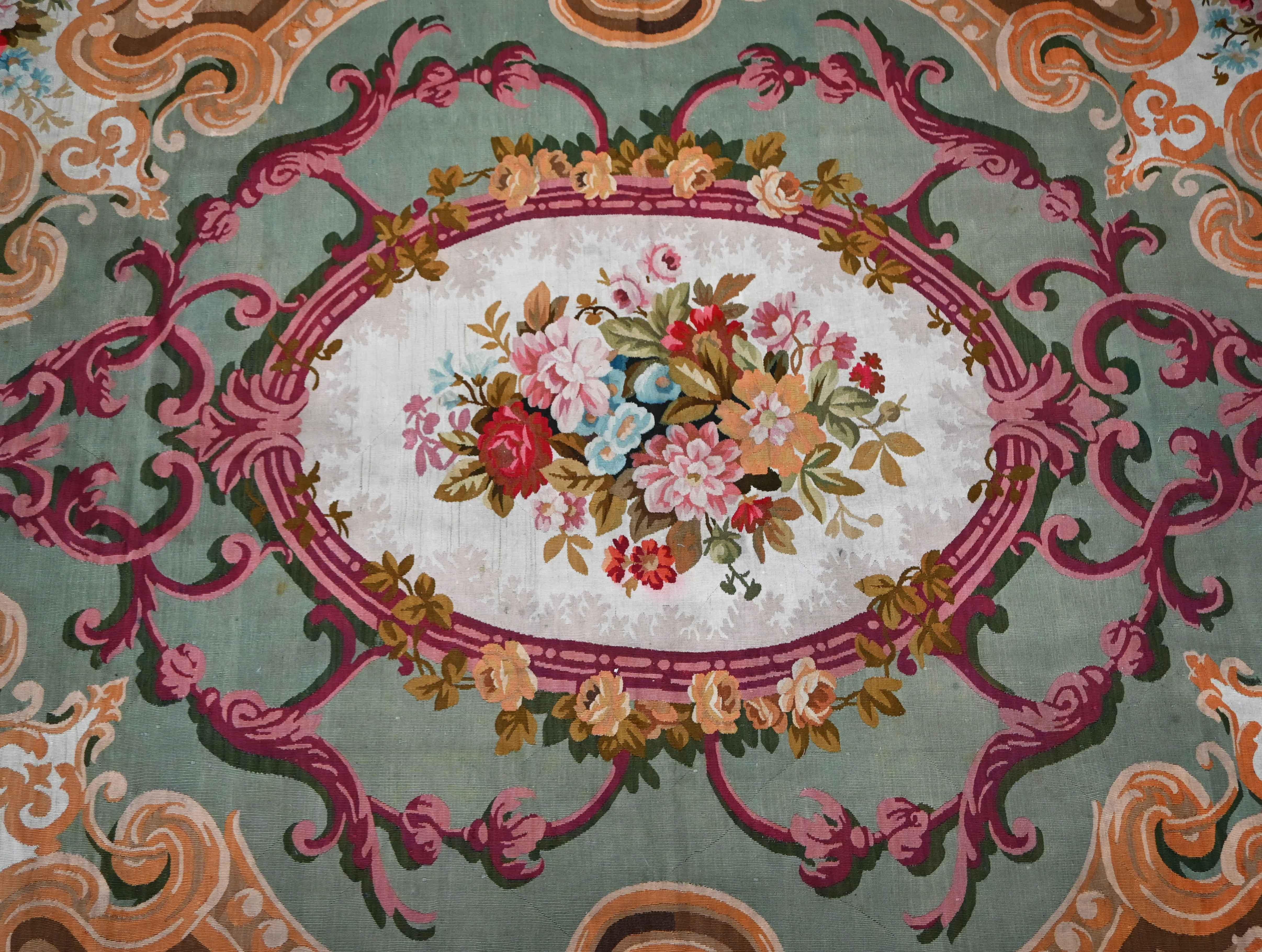 French Provincial Mid-19th Century French Aubusson Manufactory Rug - Dim: 3m35x2m55 - N° 1532 For Sale