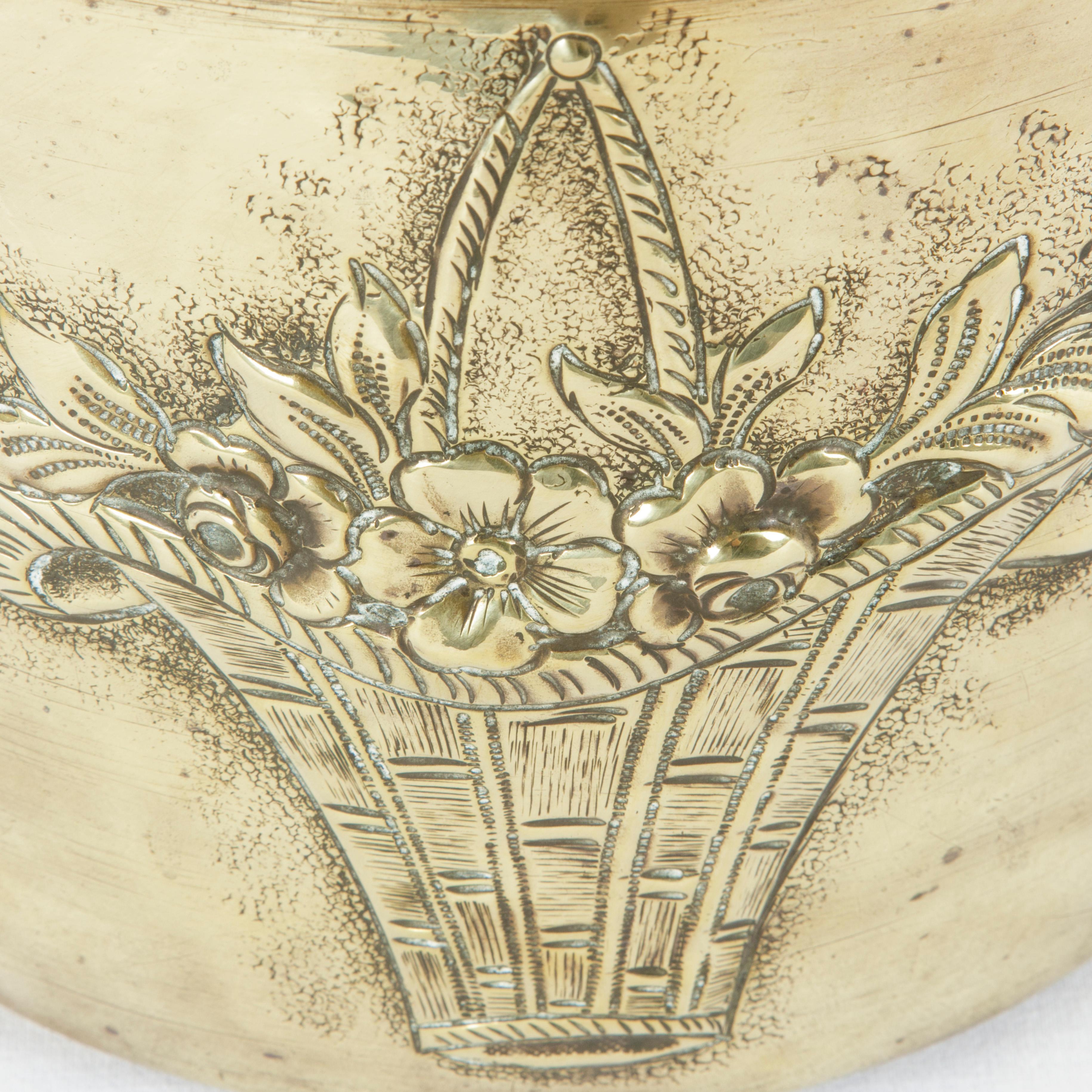 Mid-19th Century French Brass Repousse Pot with Lid from a Chateau 5