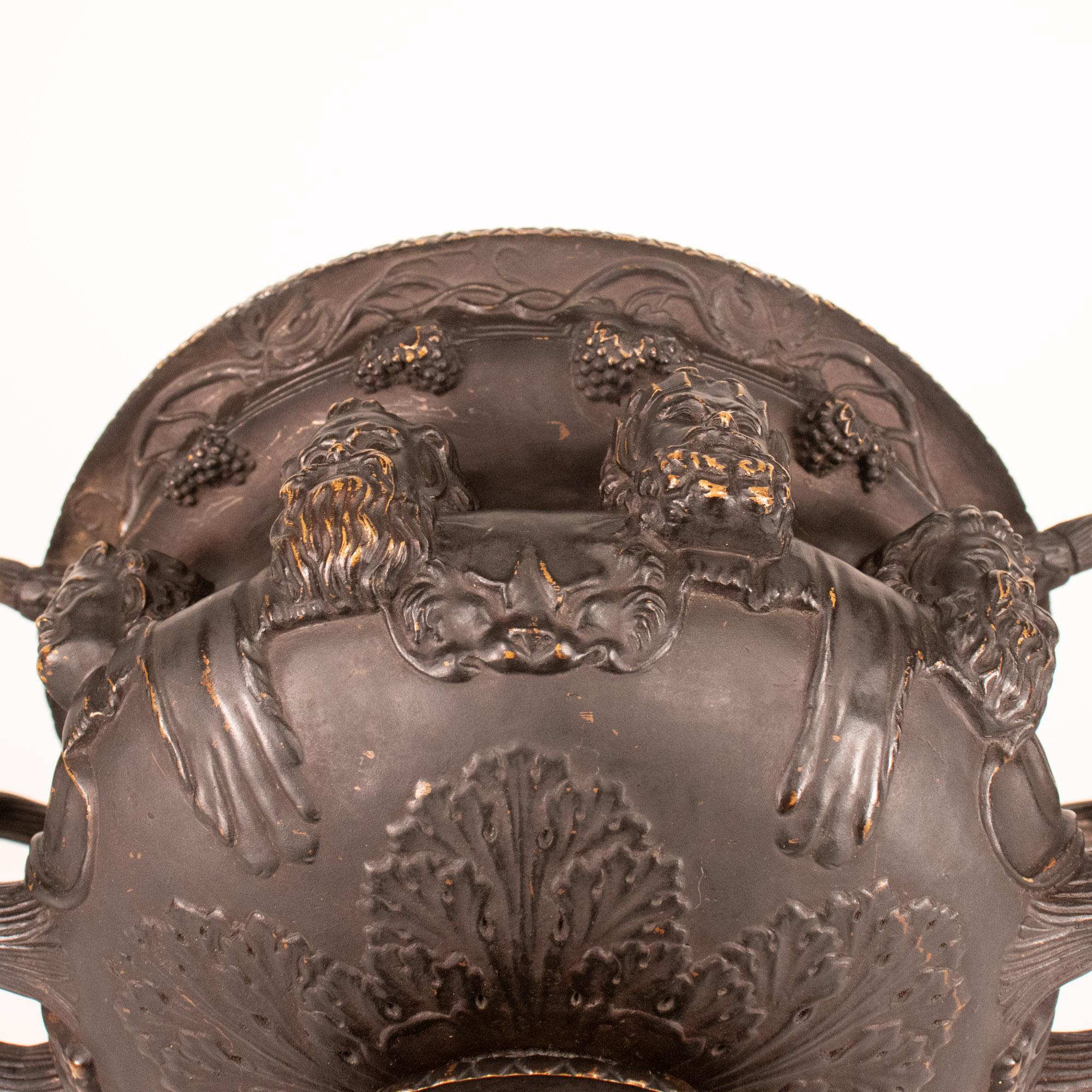 Vaso Grand Tour in bronzo francese della metà del XIX secolo firmato da Achille Collas in vendita 1