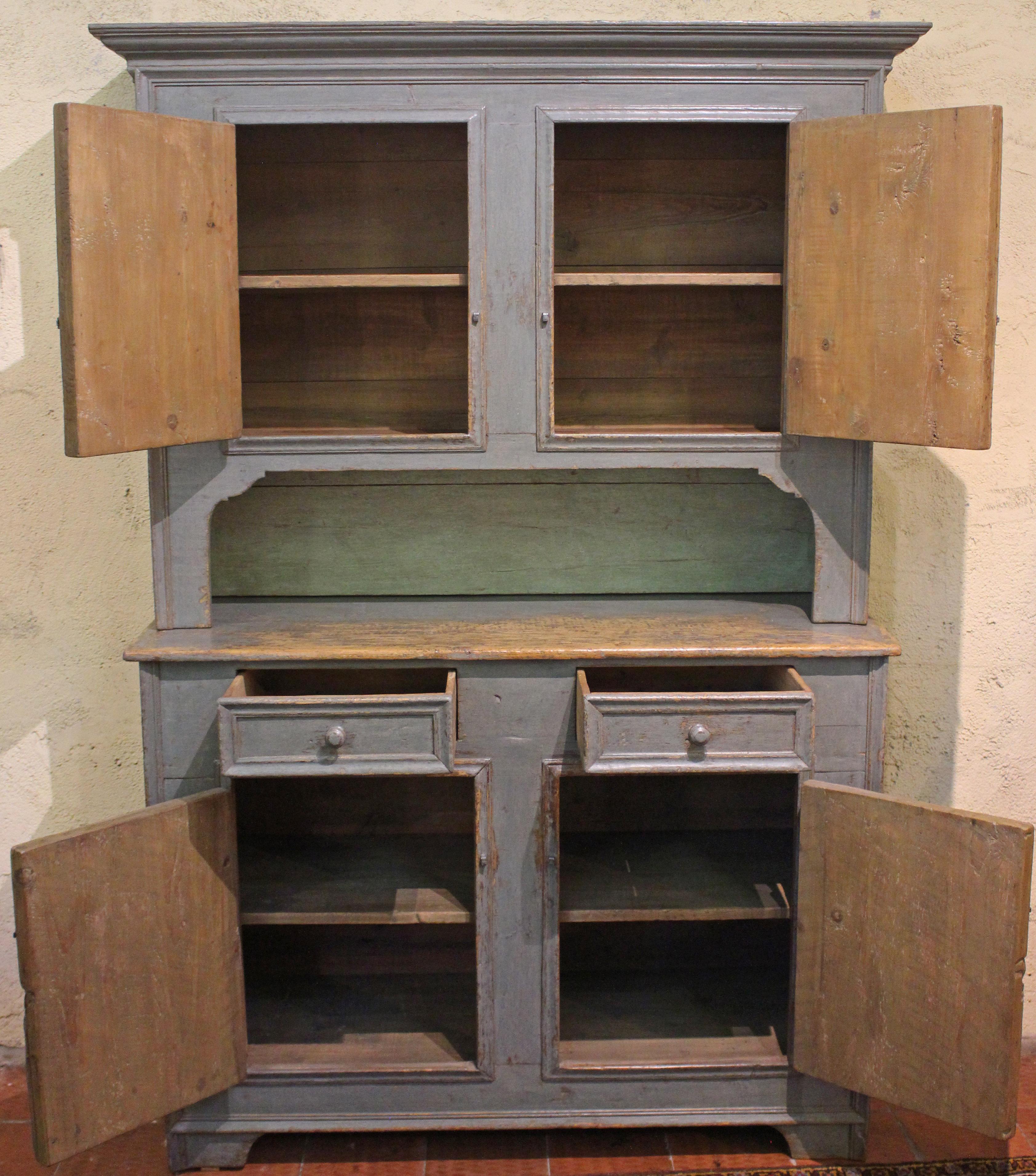 Mid-19th Century French Canadian Country Hutch or Buffet À Deux Corps In Good Condition For Sale In Chapel Hill, NC