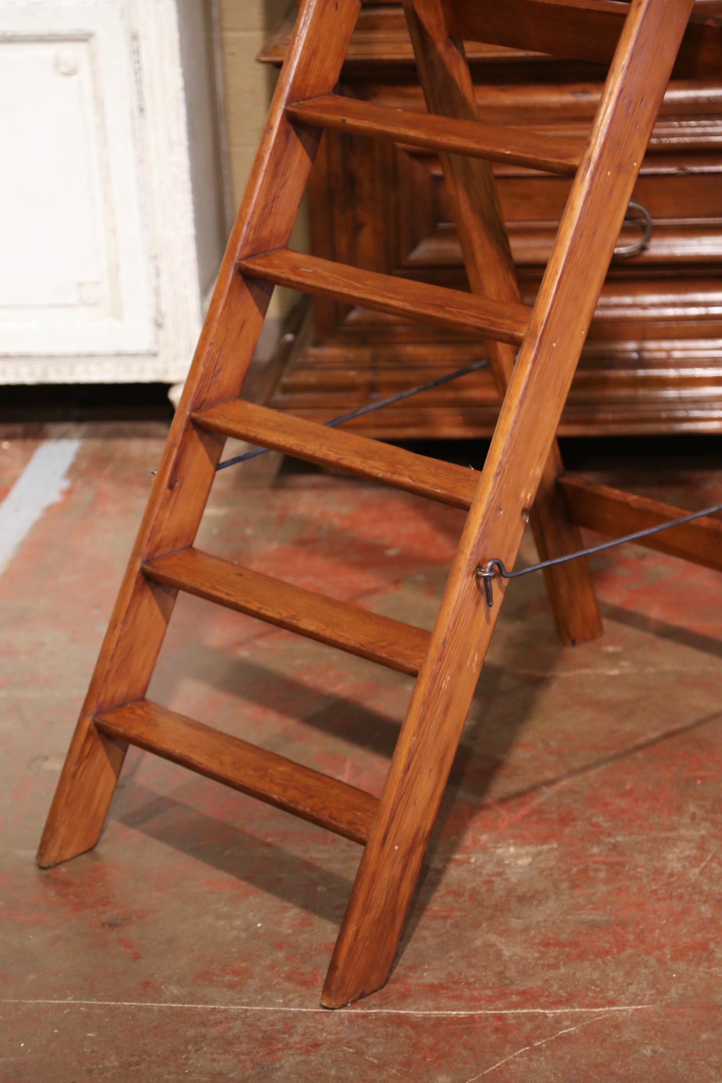 Mid-19th Century French Carved Oak and Iron Seven-Step Folding Library Ladder In Excellent Condition In Dallas, TX
