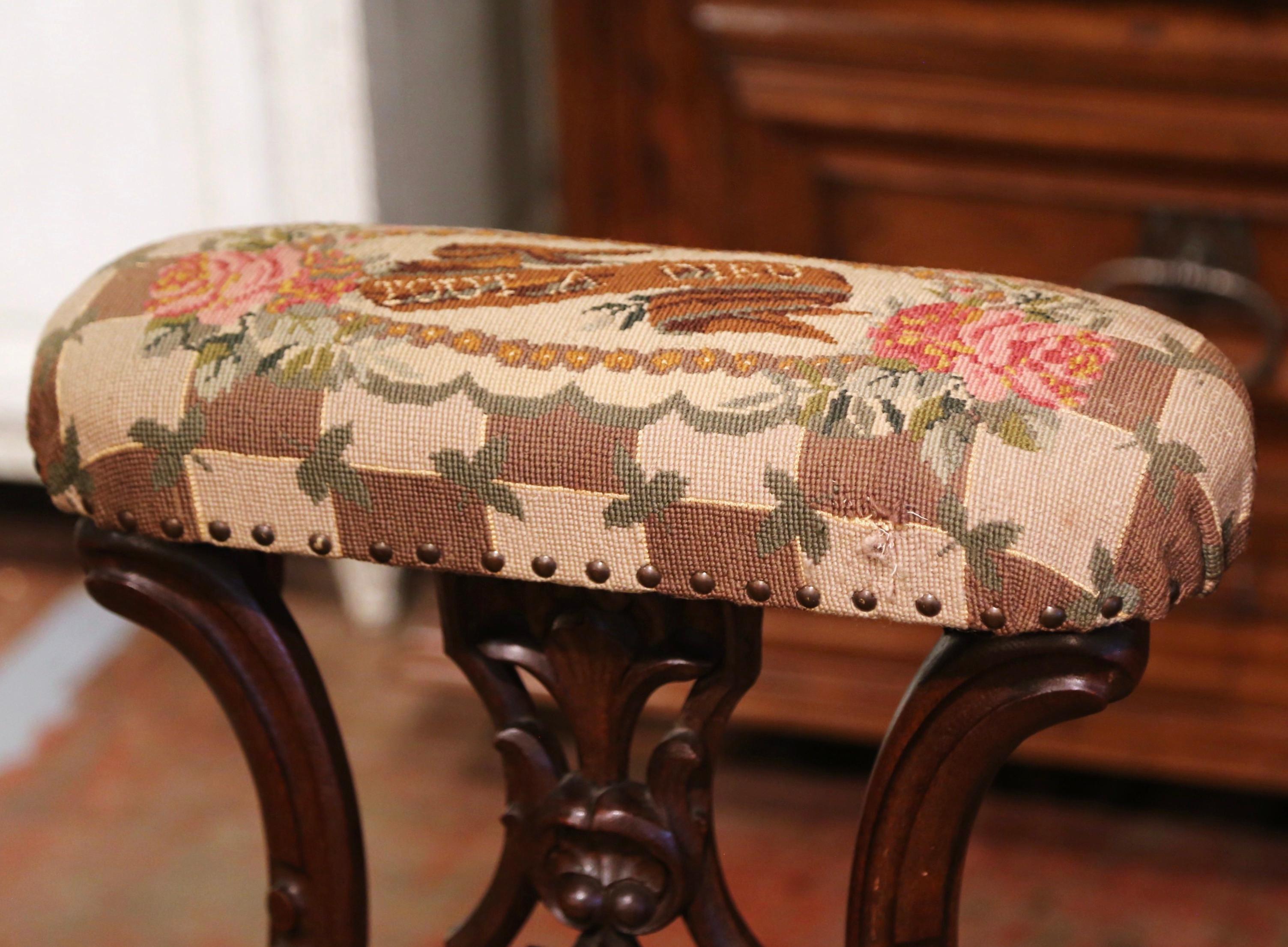 Mid-19th Century French Carved Oak Prayer Bench or Prie-Dieu with Needlepoint 4