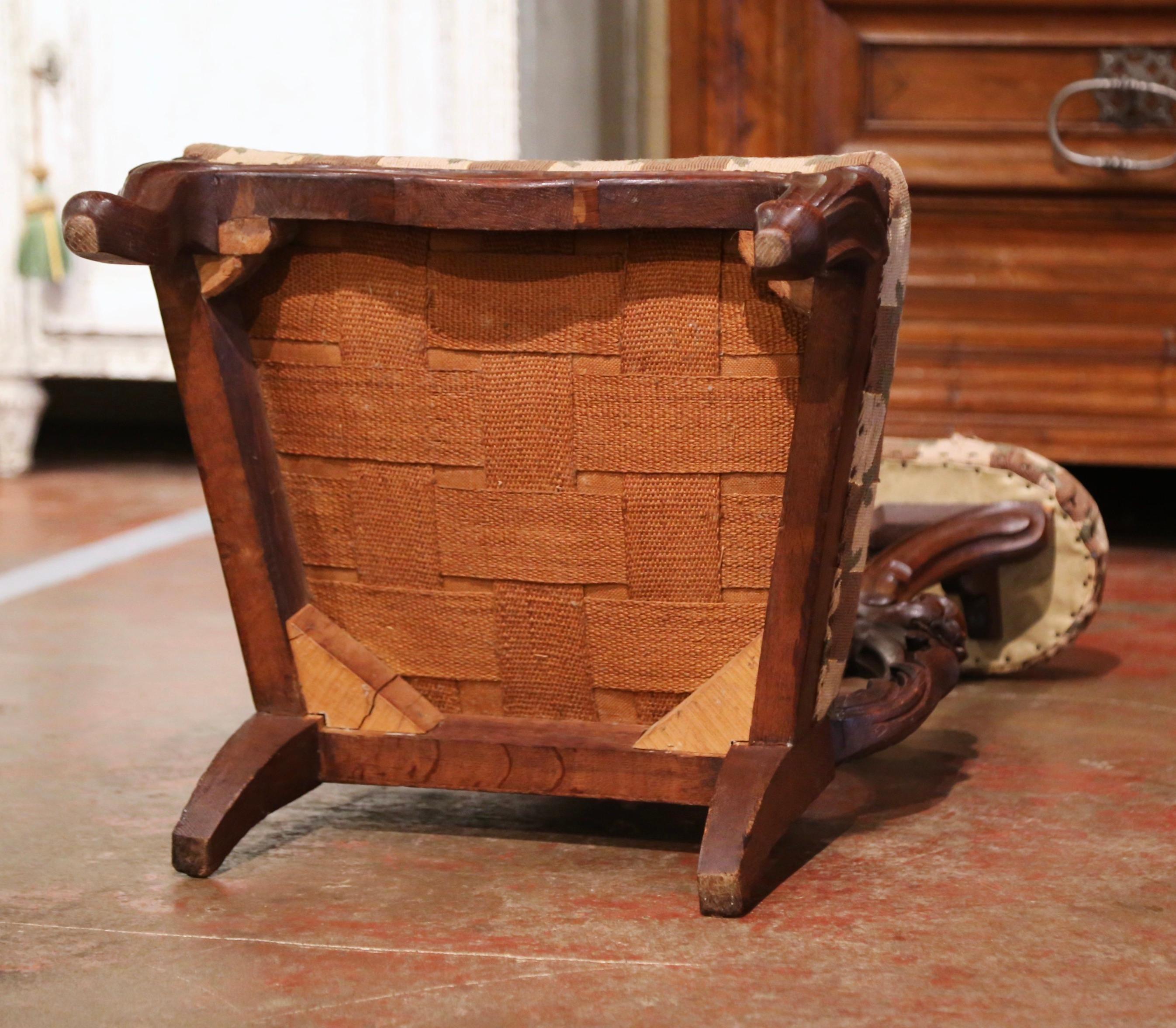Mid-19th Century French Carved Oak Prayer Bench or Prie-Dieu with Needlepoint 5