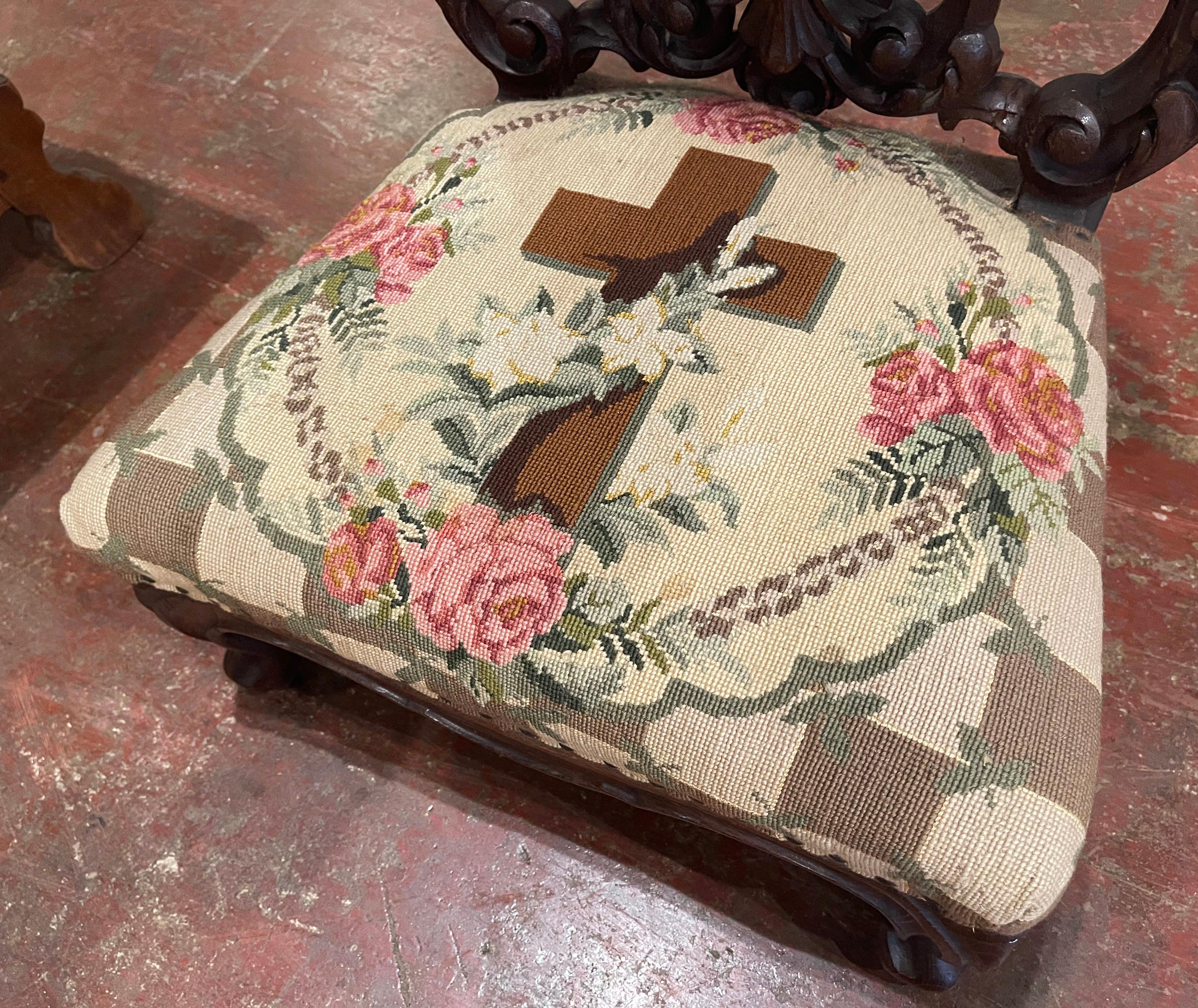 Mid-19th Century French Carved Oak Prayer Bench or Prie-Dieu with Needlepoint In Excellent Condition In Dallas, TX
