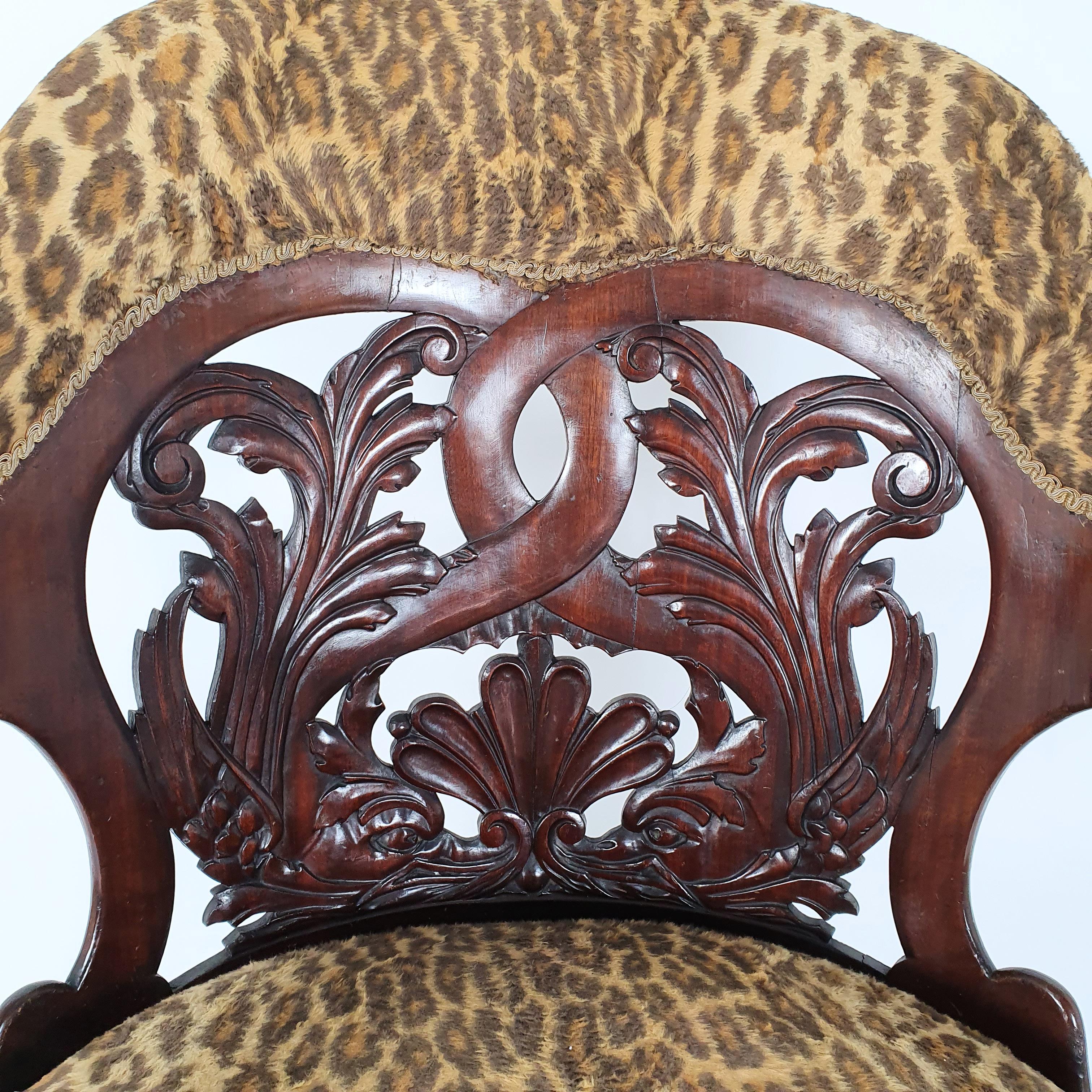 Mid-19th Century French Carved Walnut Desk Chair In Good Condition For Sale In London, west Sussex