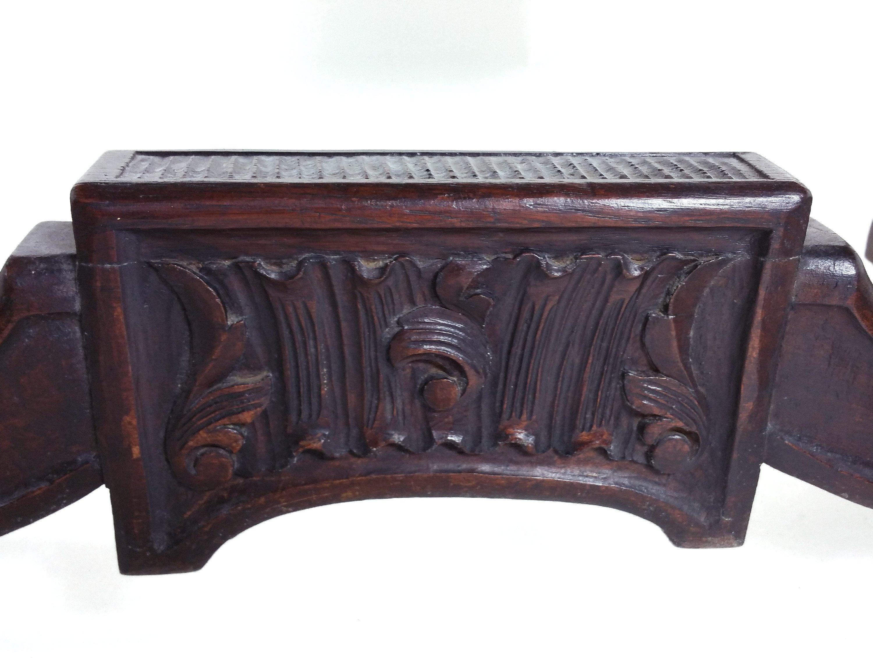 Mid-19th Century Marble Topped French Carved Walnut Provincial Centre Table 4