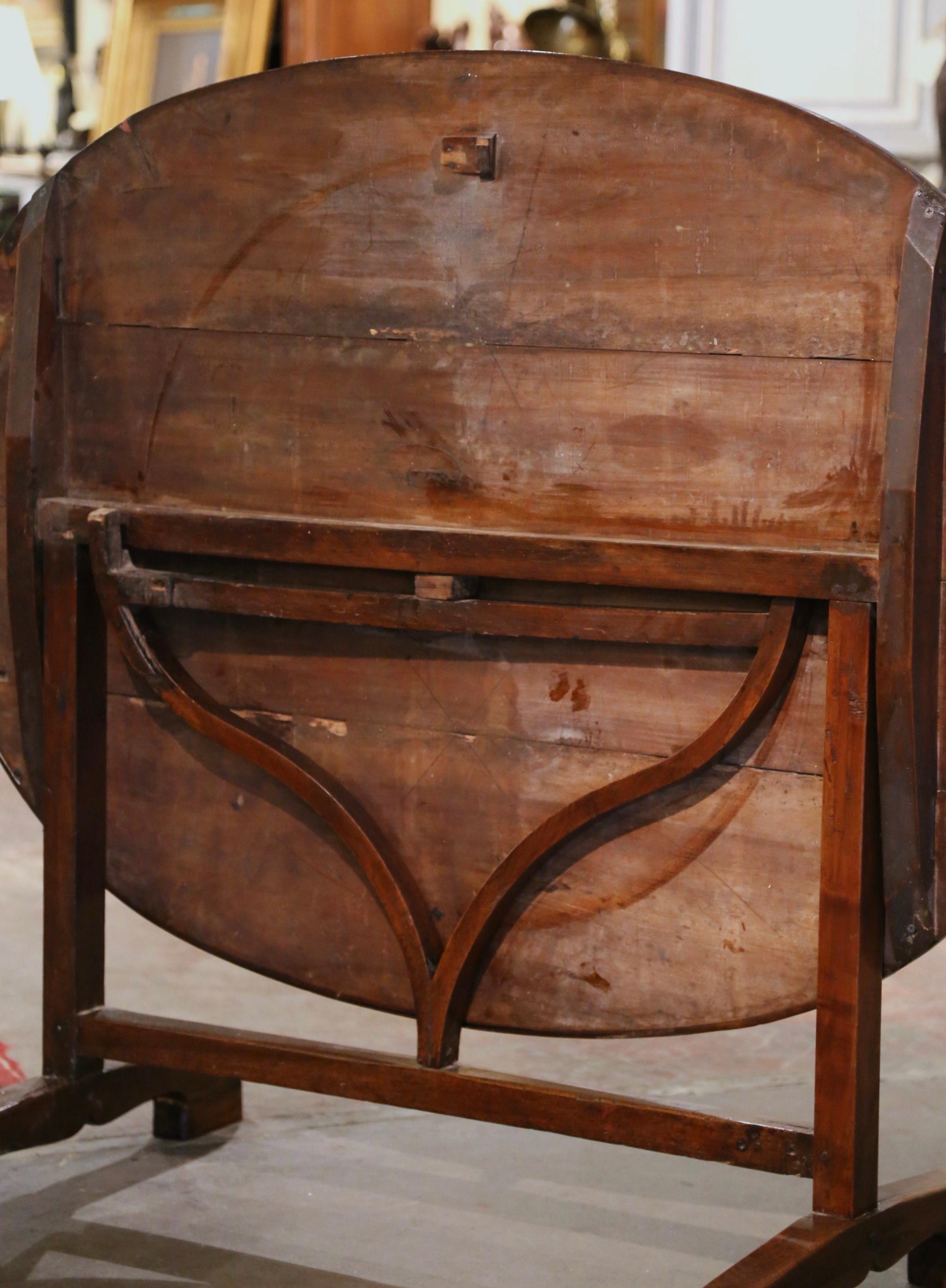 Mid-19th Century French Carved Walnut Tilt-Top Wine Tasting Table from Bordeaux 10
