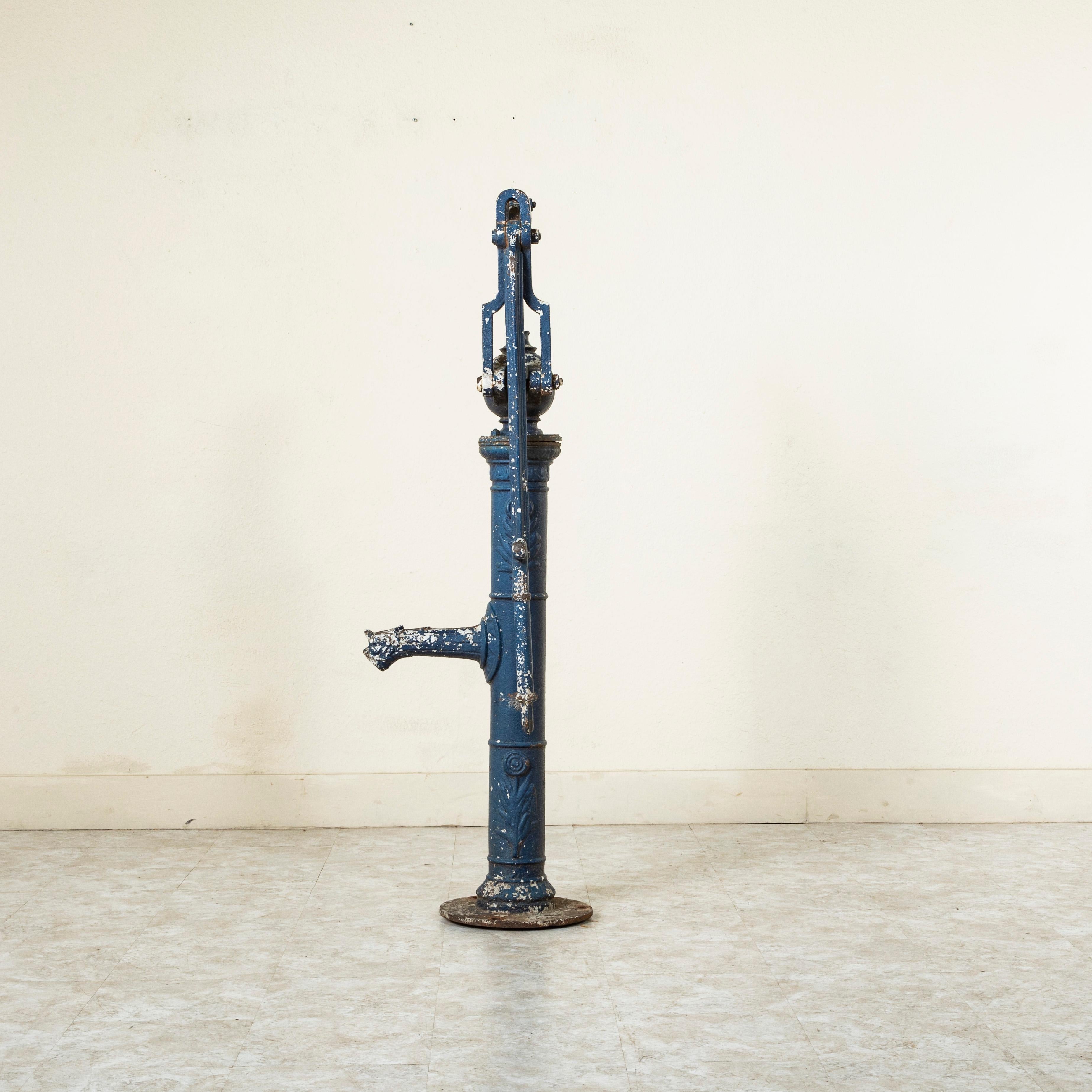 Mid-19th Century French Cast Iron Pump or Fountain from Normandy In Good Condition For Sale In Fayetteville, AR