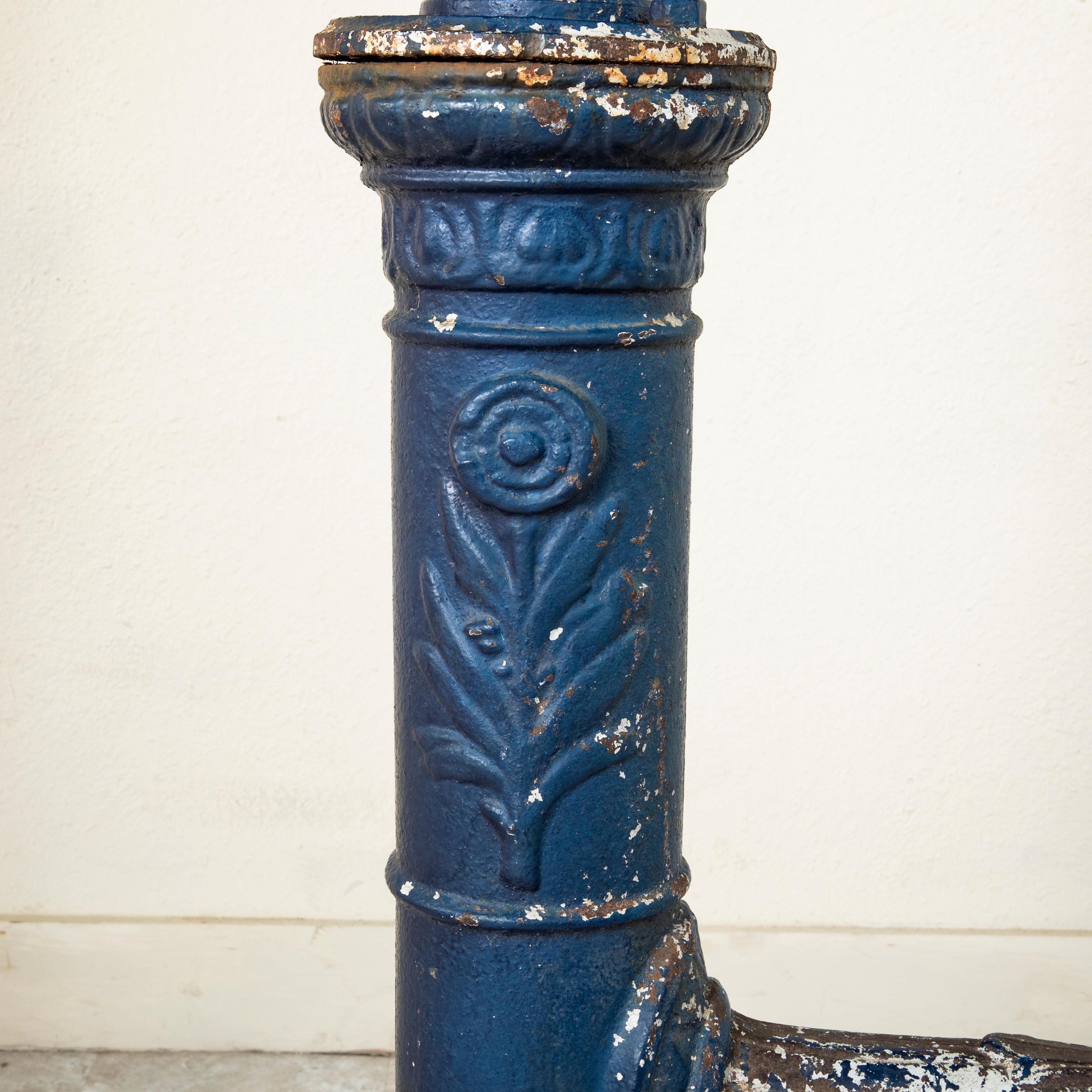 Fer Pompe ou fontaine en fonte de Normandie du milieu du XIXe siècle en vente