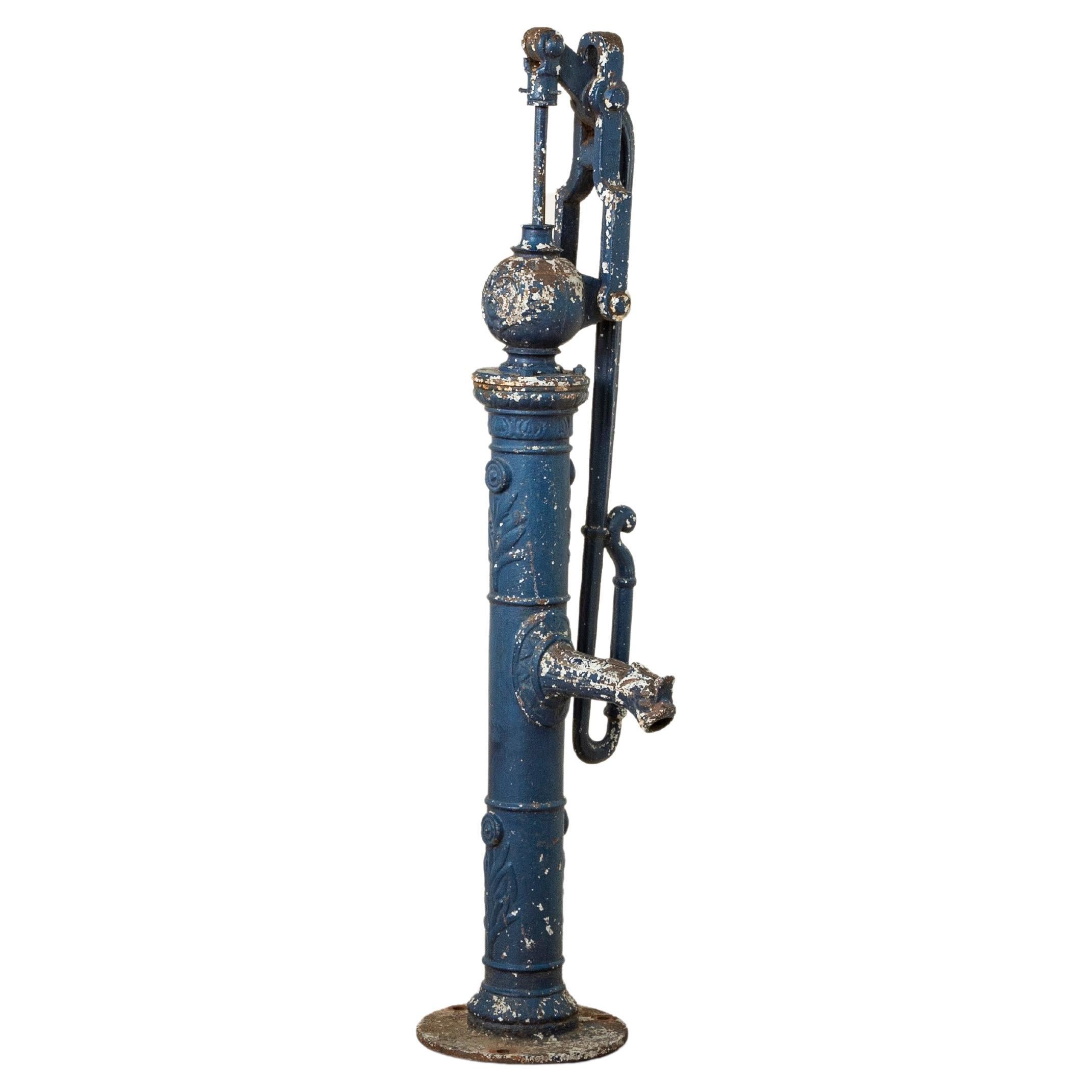 Pompe ou fontaine en fonte de Normandie du milieu du XIXe siècle