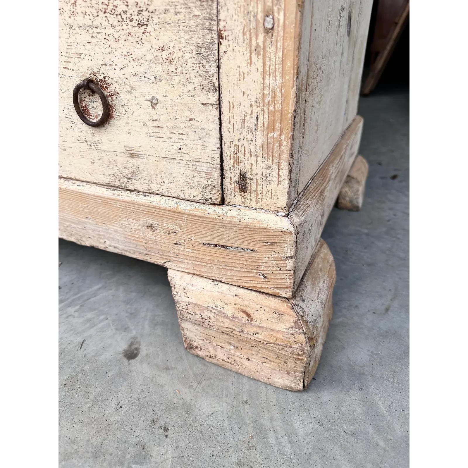 Cassettiera francese della metà del XIX secolo In condizioni buone in vendita a Nashville, TN