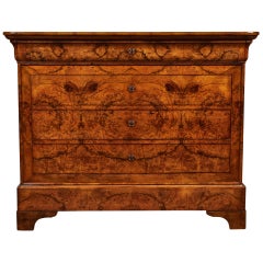 Mid-19th Century French Chest of Drawers in Finely Grained Walnut