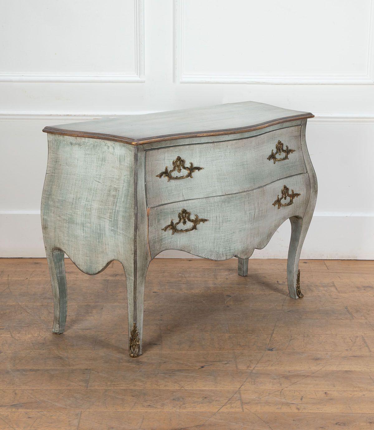 Country Mid-19th Century French Commode in vendita