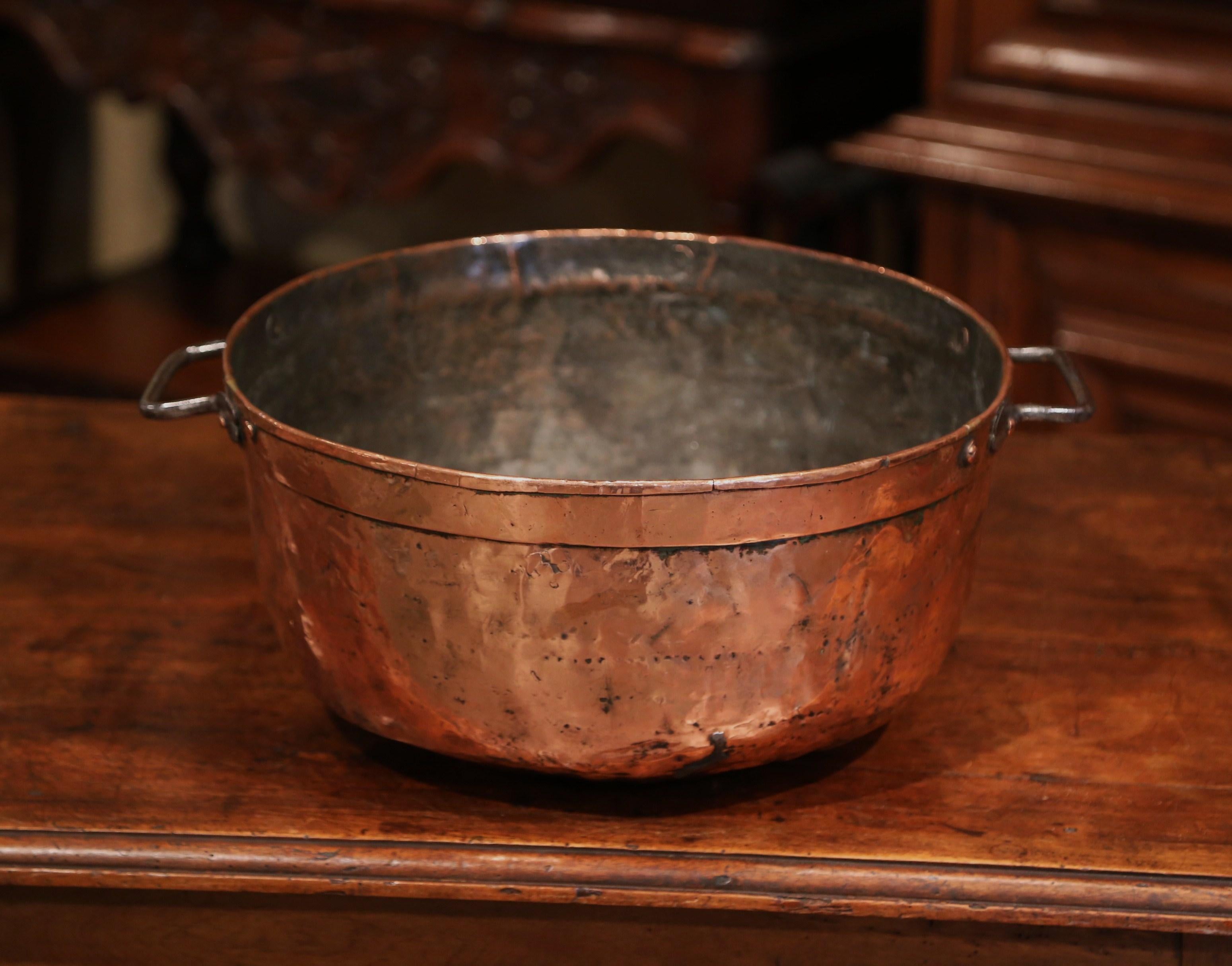 Mid-19th Century French Copper Jelly and Jam Boiling Bowl with Handles In Excellent Condition In Dallas, TX