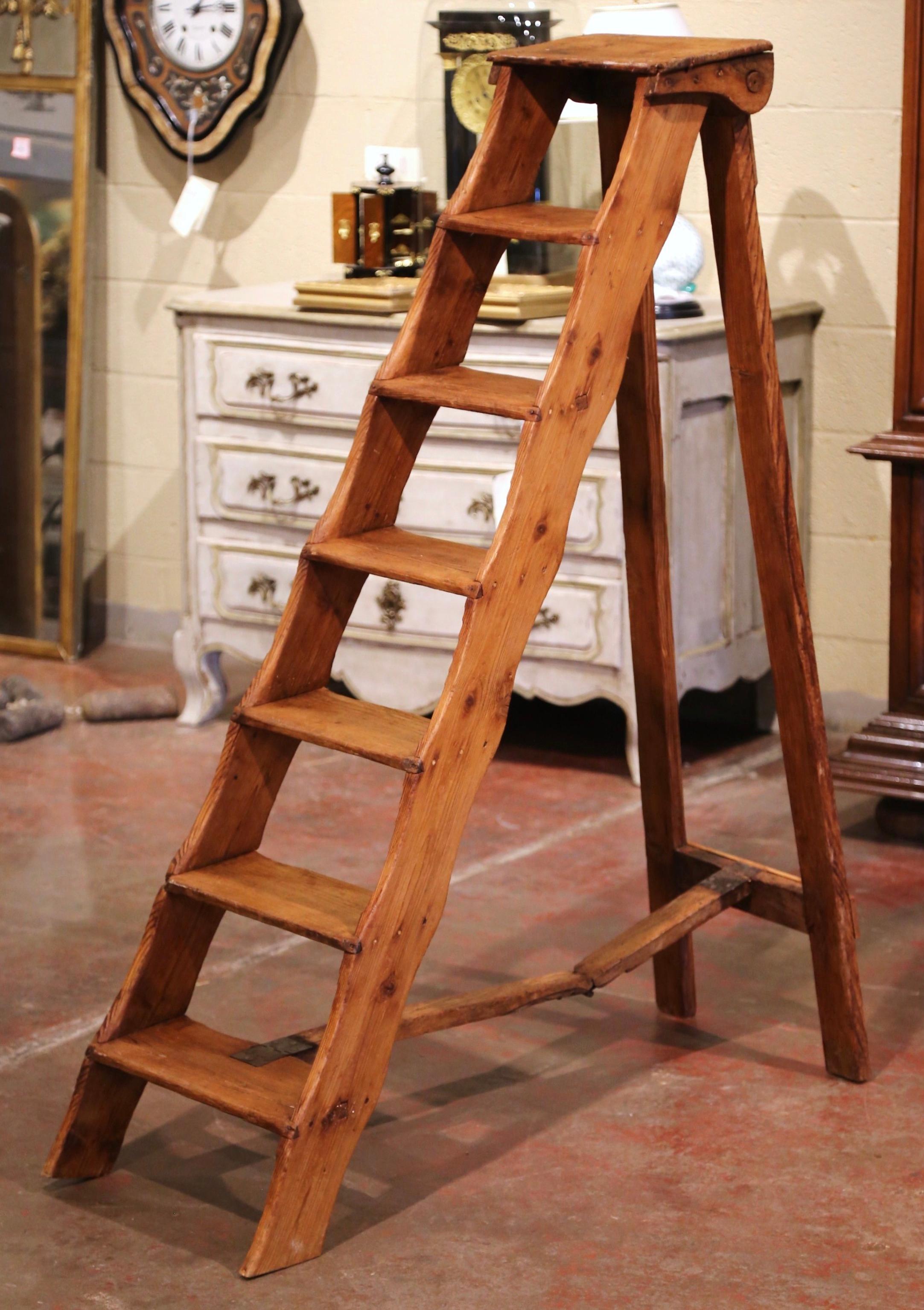 Mid-19th Century French Country Carved Pine Library Step Ladder from Normandy In Excellent Condition In Dallas, TX