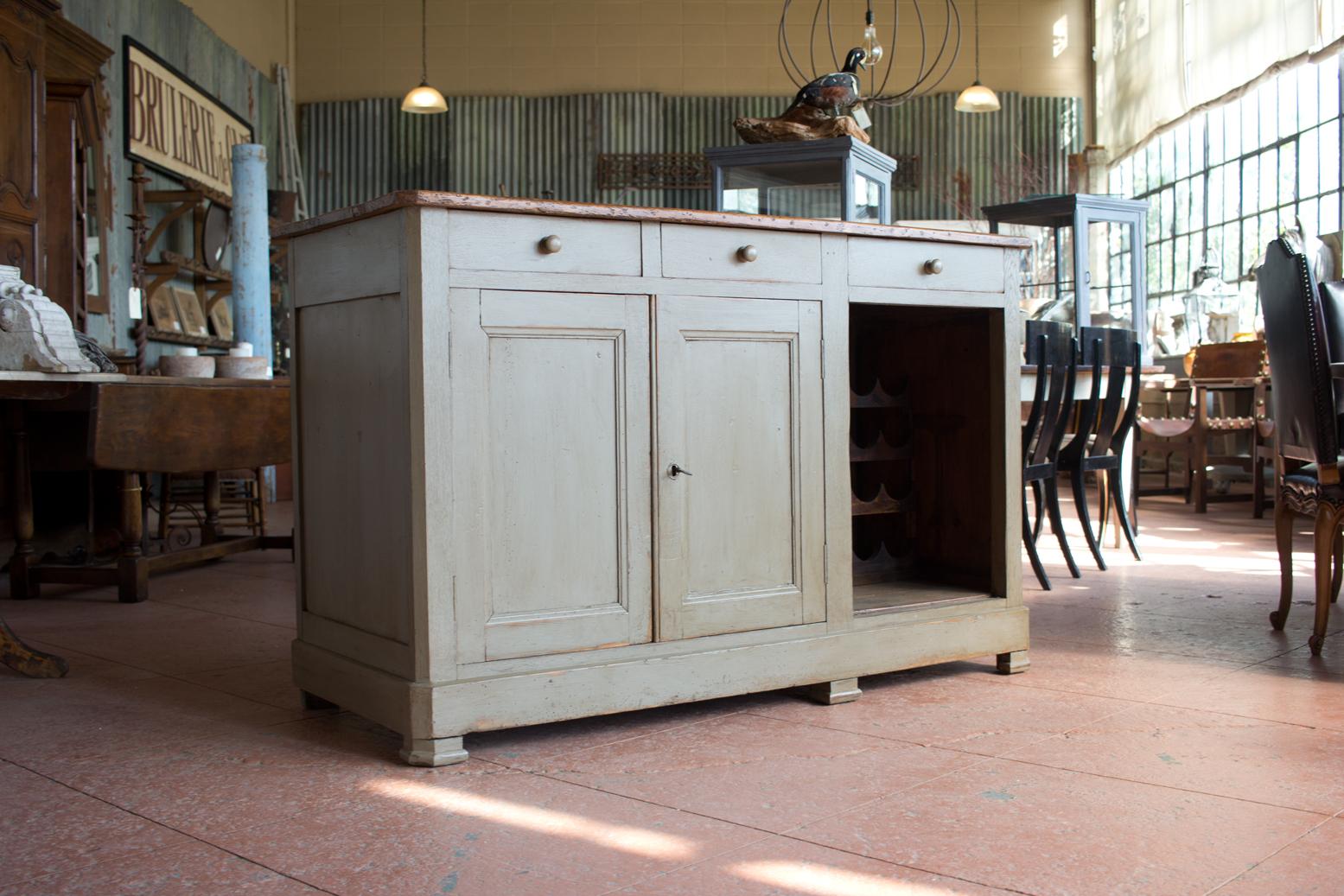 Mid-19th Century French Enfilade or Cupboard In Good Condition In Calgary, Alberta