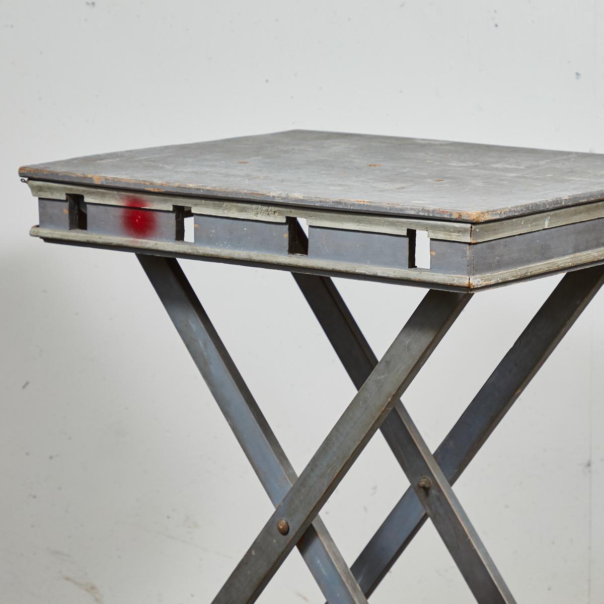 Mid-19th Century French Folding Presentation Table In Good Condition For Sale In Los Angeles, CA