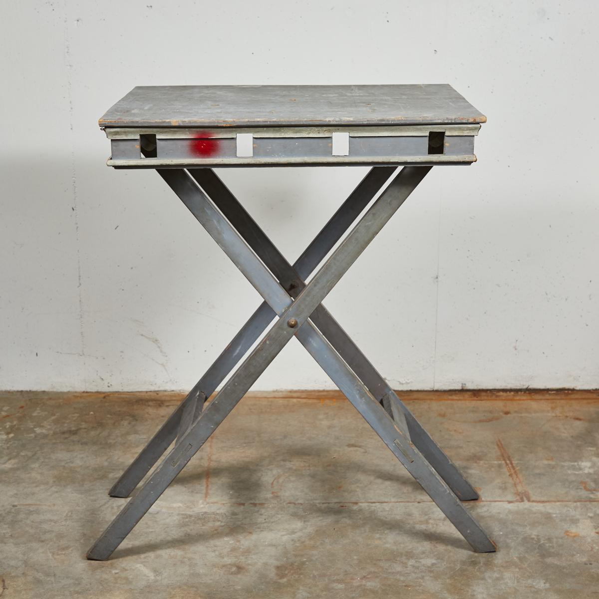 Mid-19th Century French Folding Presentation Table For Sale 4