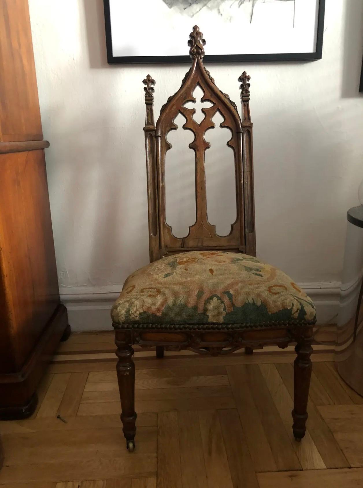 Lana Sedia francese a punta d'ago e gotchic della metà del 19° secolo in vendita
