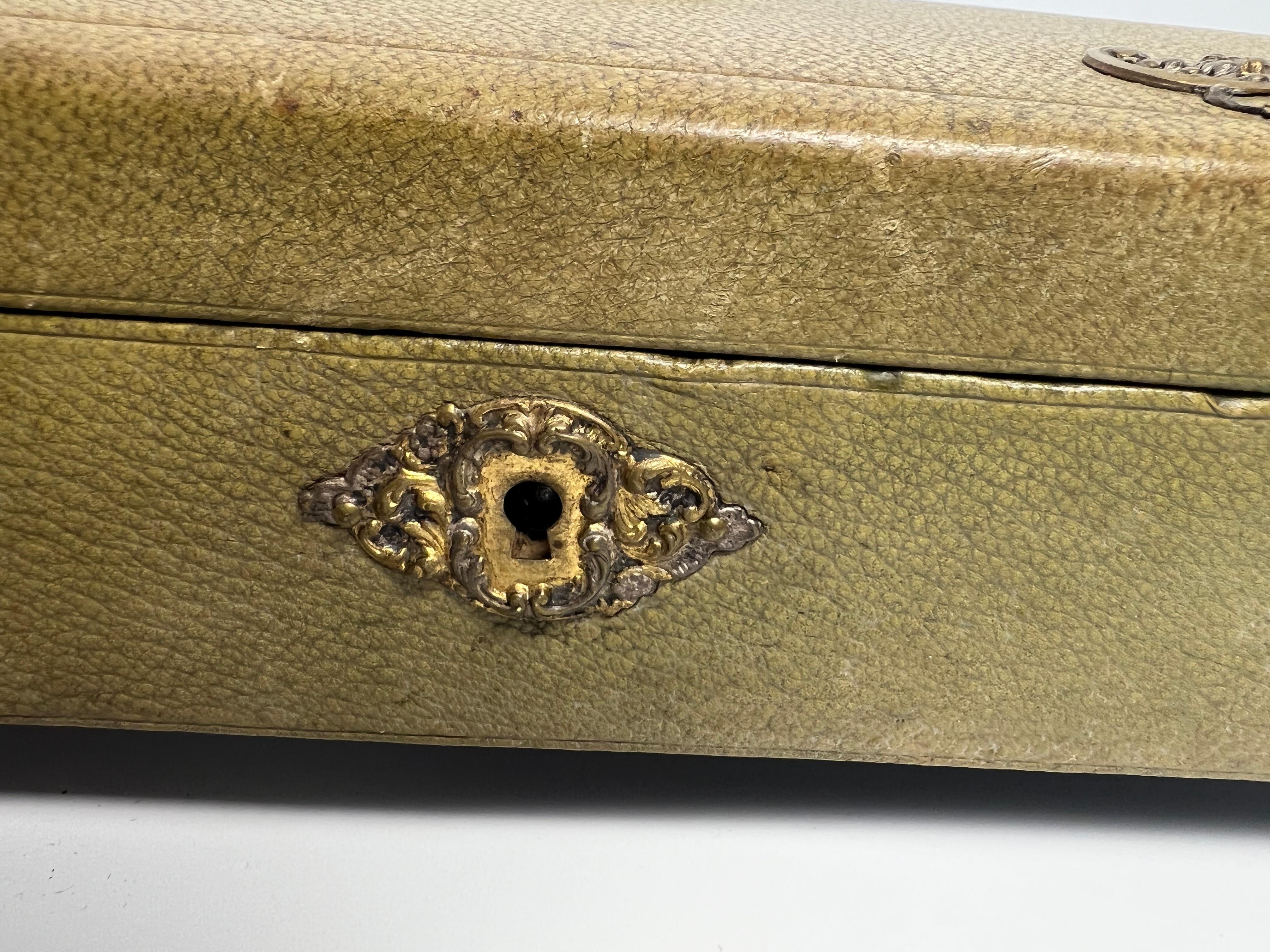 Mid-19th Century French Green Leather Glove Box with Ormolu and Pink Interior For Sale 2