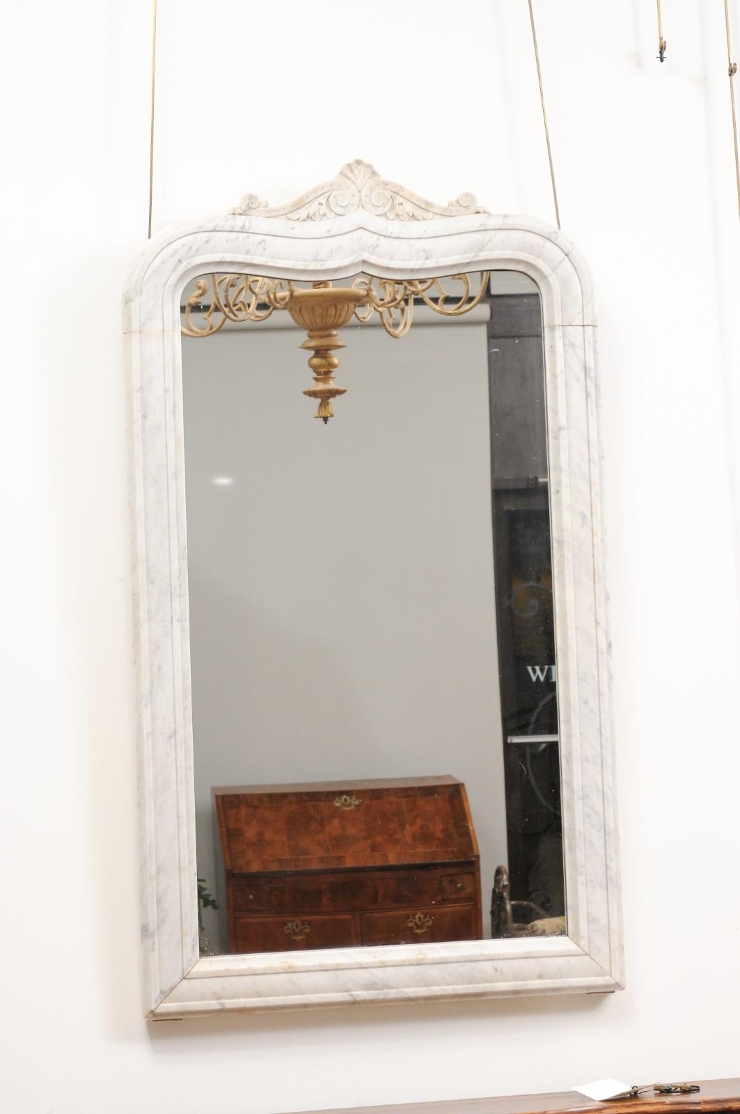 Français Miroir en marbre blanc et gris du milieu du 19e siècle (France) en vente