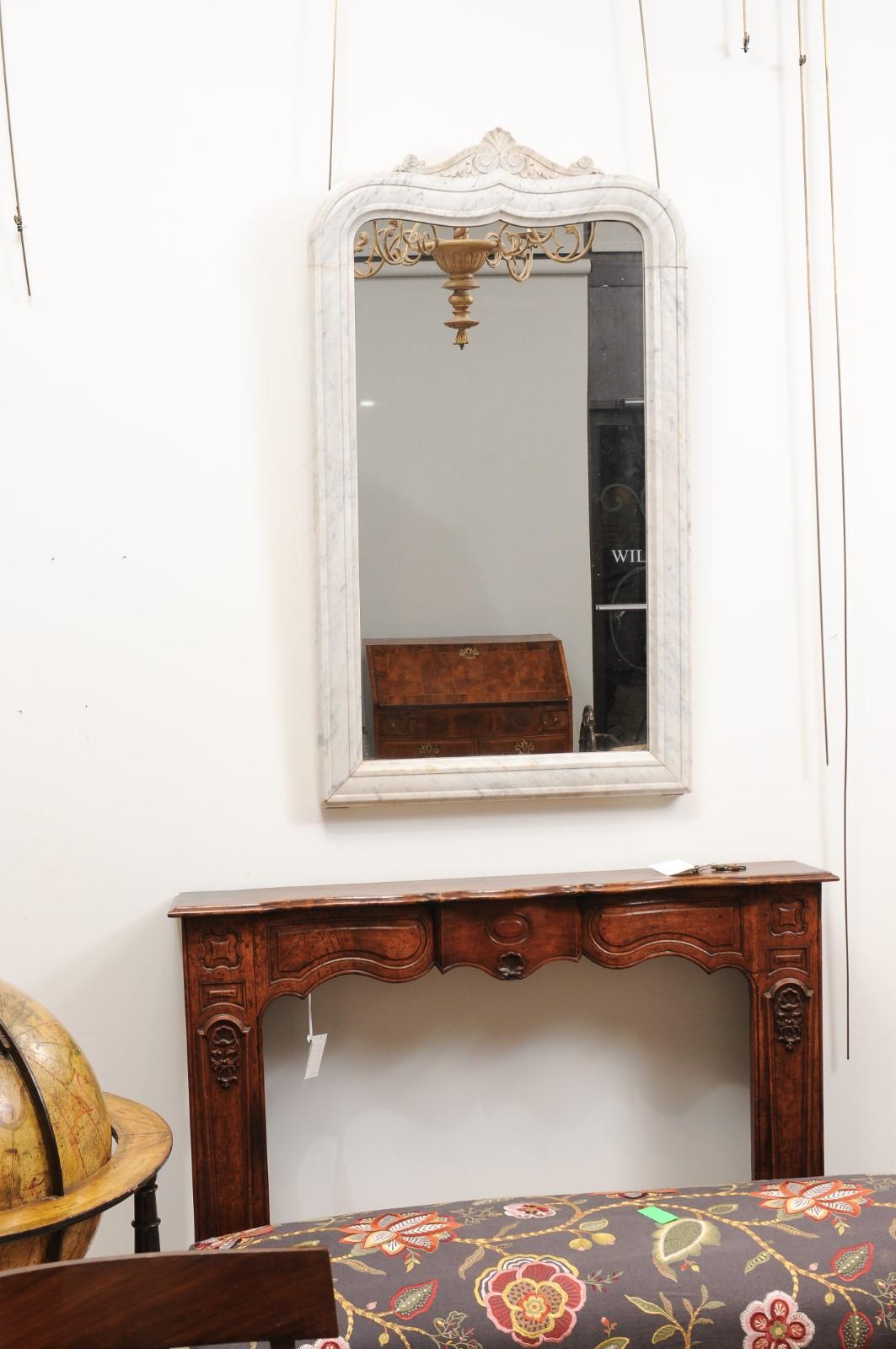 Miroir en marbre blanc et gris du milieu du 19e siècle (France) État moyen - En vente à Atlanta, GA
