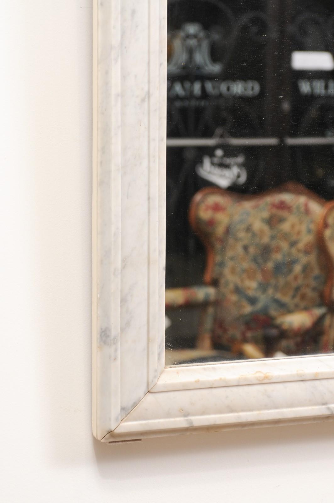 Miroir en marbre blanc et gris du milieu du 19e siècle (France) en vente 1