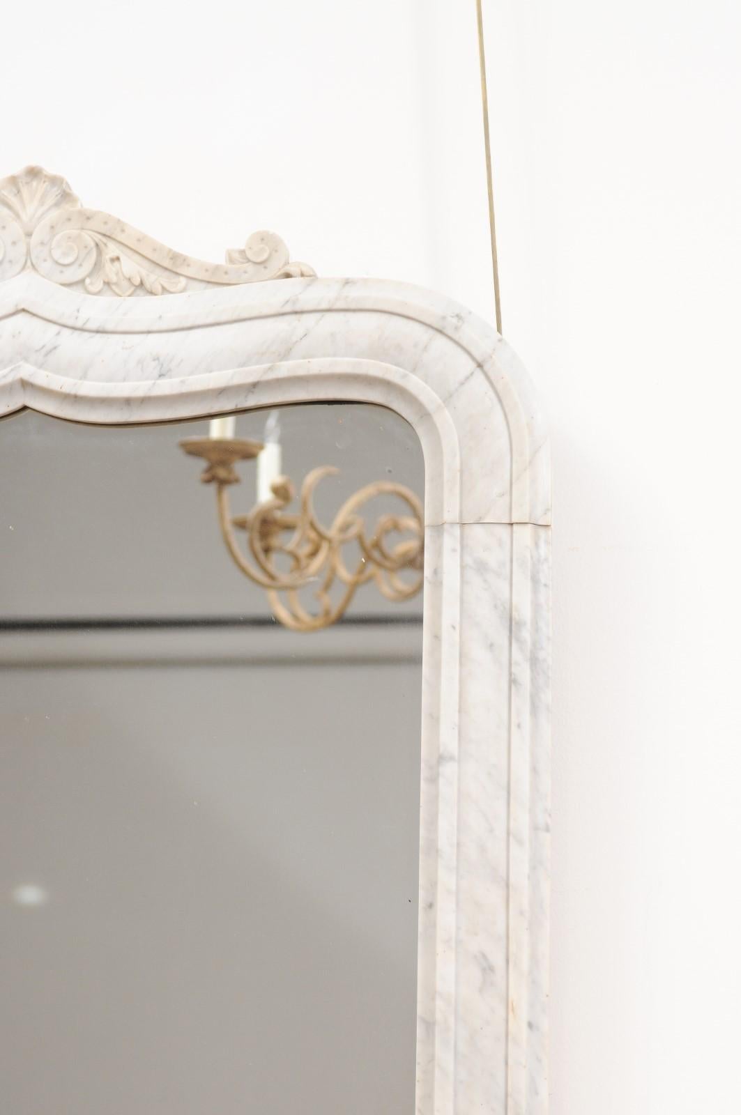 Miroir en marbre blanc et gris du milieu du 19e siècle (France) en vente 3