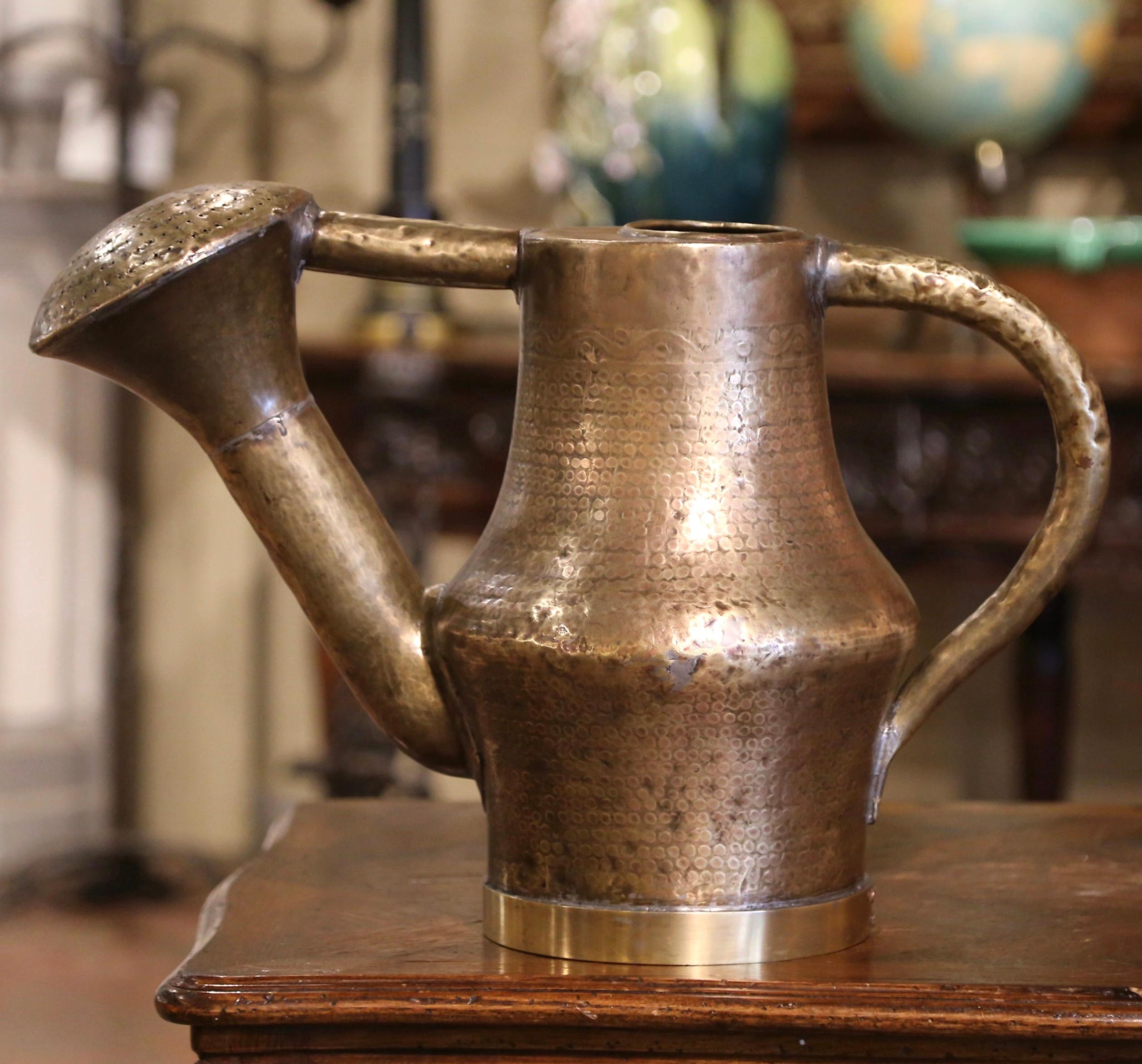 Mid 19th Century French Hammered Brass Watering Can For Sale 1