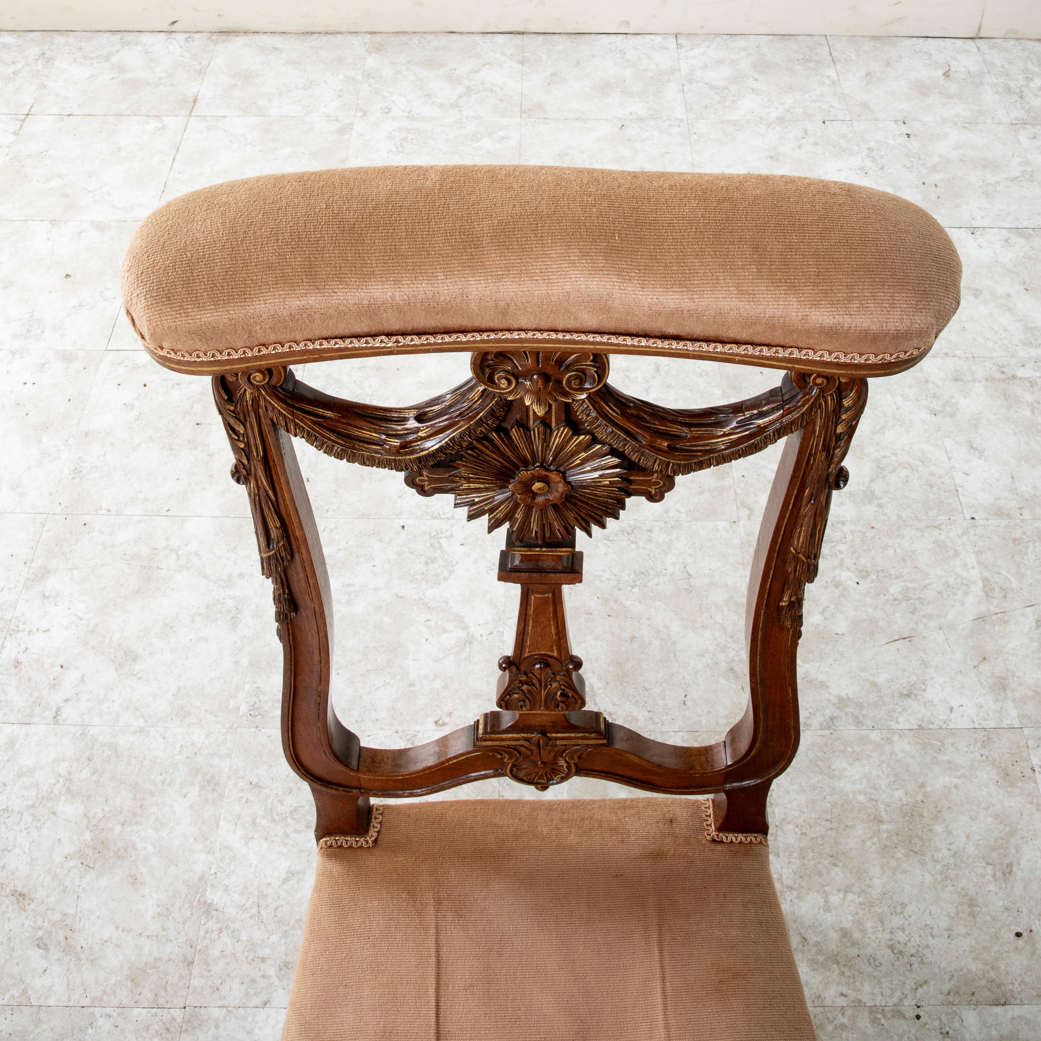 Mid-19th Century French Hand-Carved Walnut Prie Dieu or Prayer Chair For Sale 4
