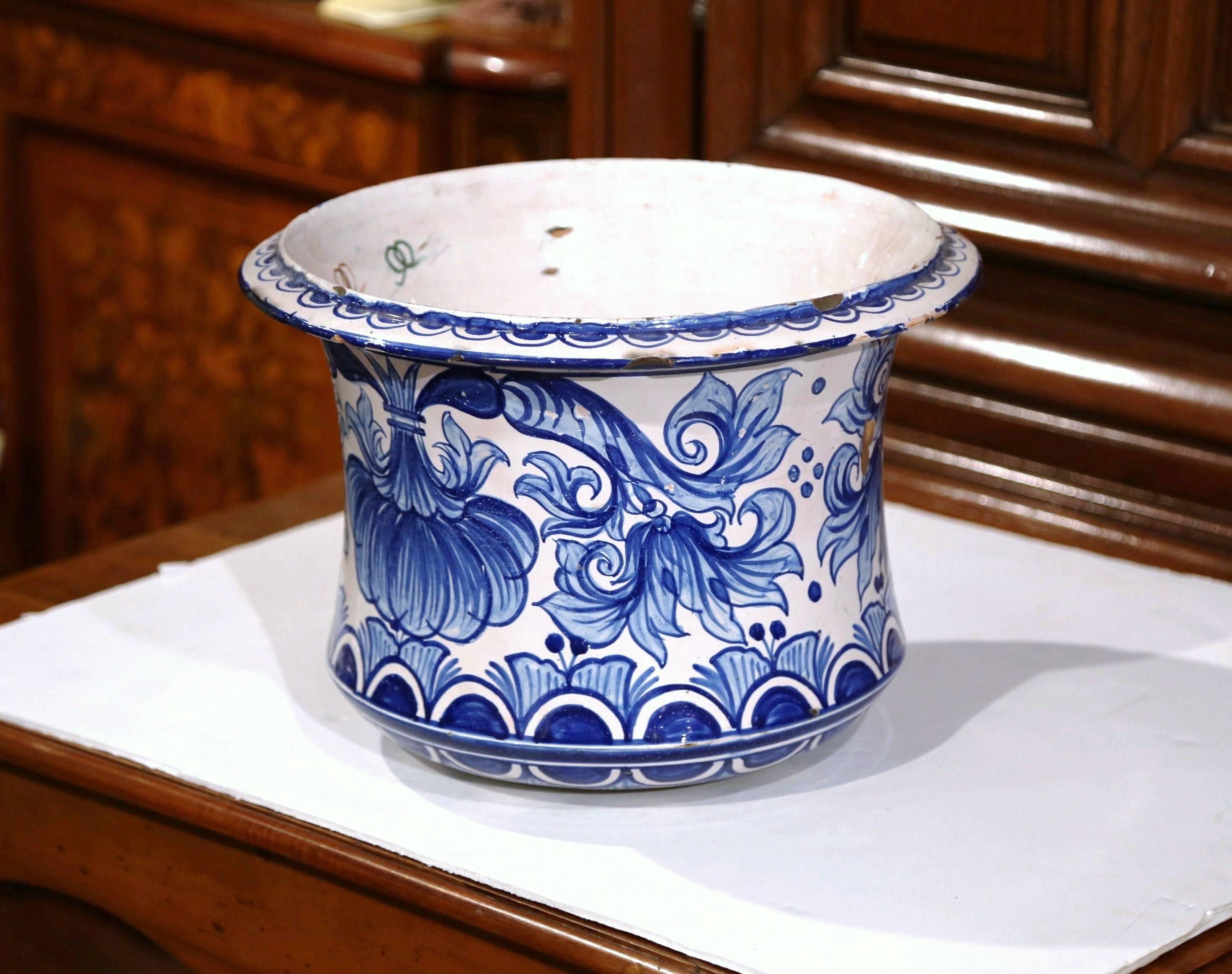 blue and white cachepot