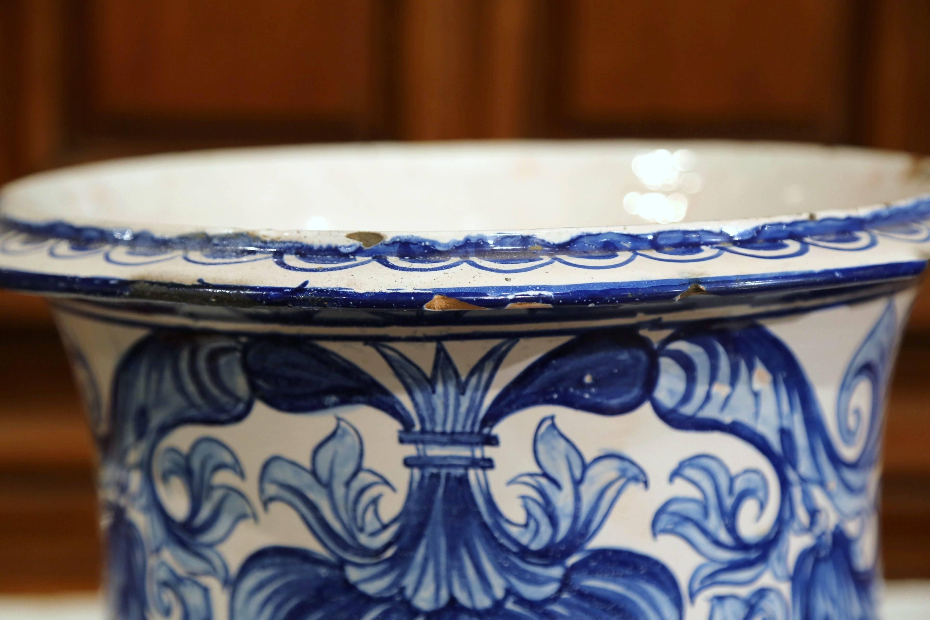 Mid-19th Century French Hand-Painted Blue and White Cachepot Planter In Good Condition In Dallas, TX