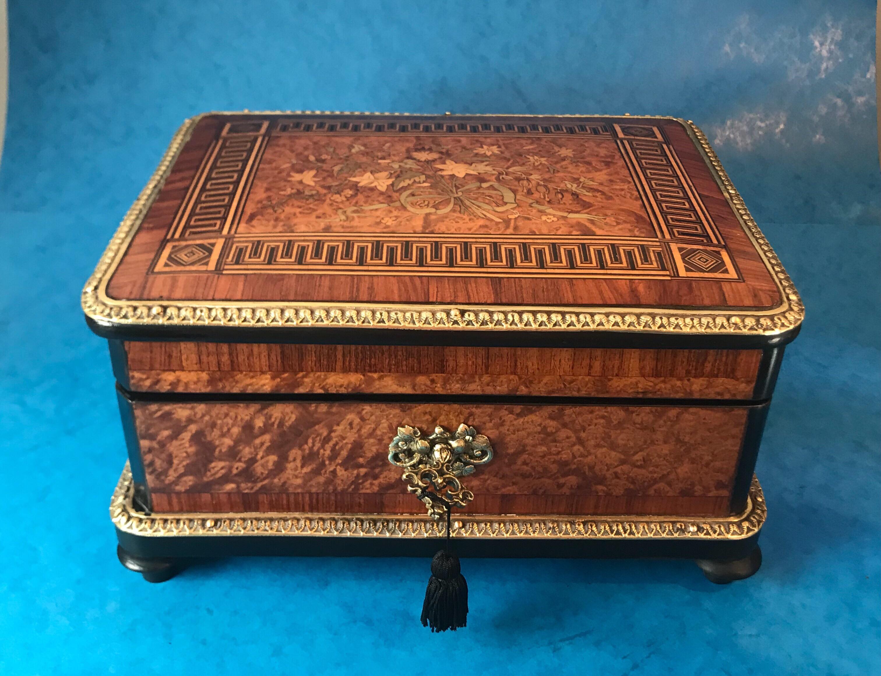 Other Mid-19th Century French Kingwood Cross Banded Box
