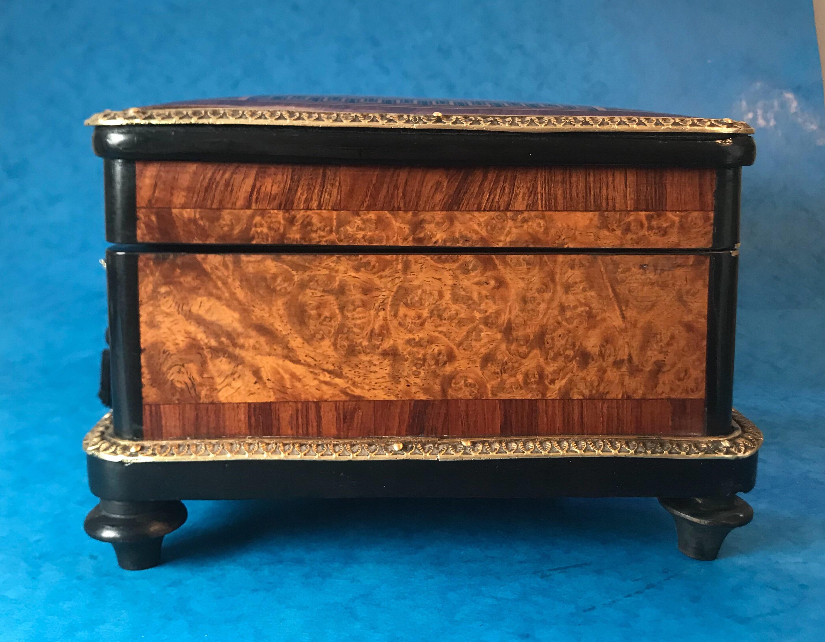 Mid-19th Century French Kingwood Cross Banded Box 4