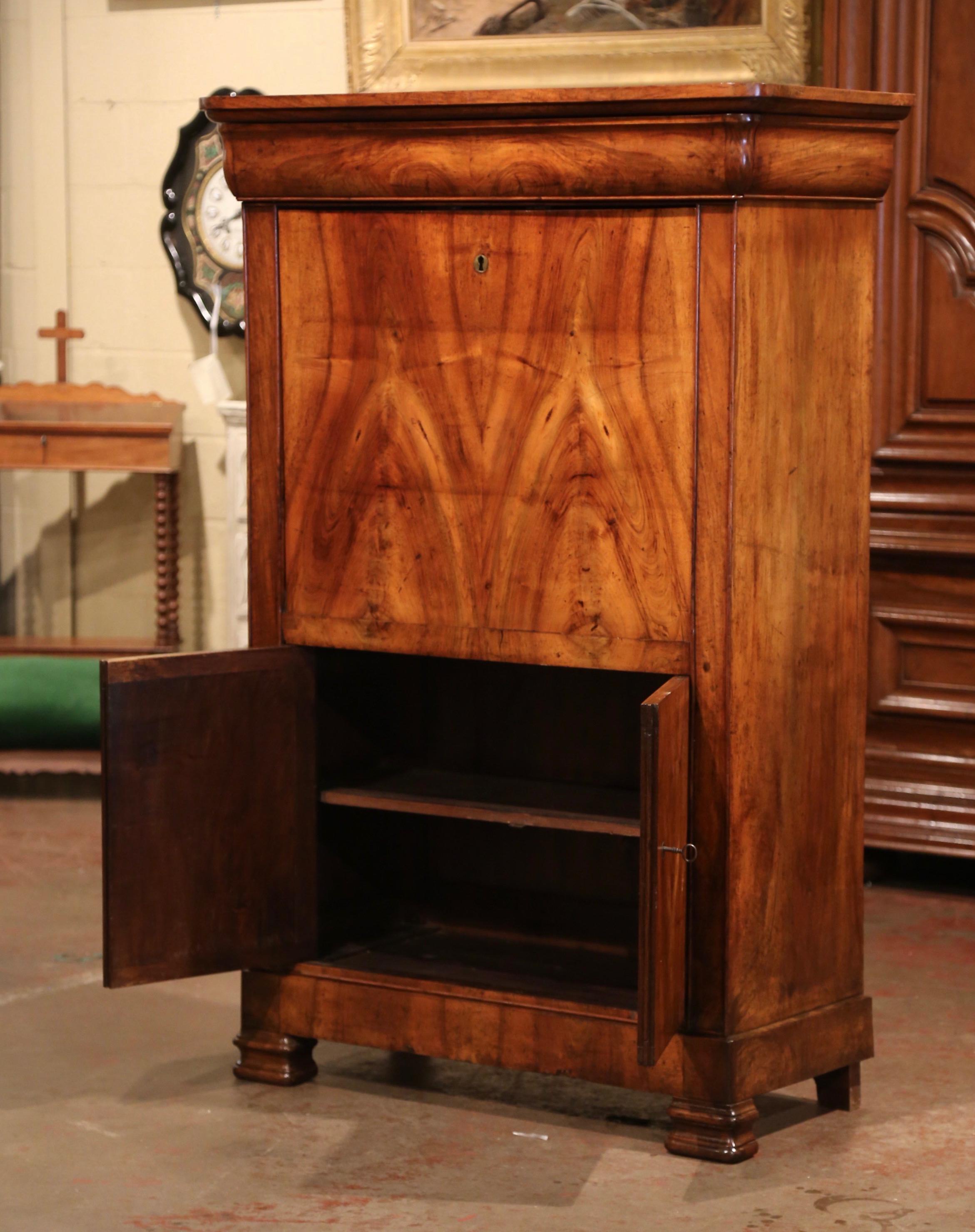 Mid-19th Century French Louis Philippe Carved Walnut Secretary Cabinet For Sale 3