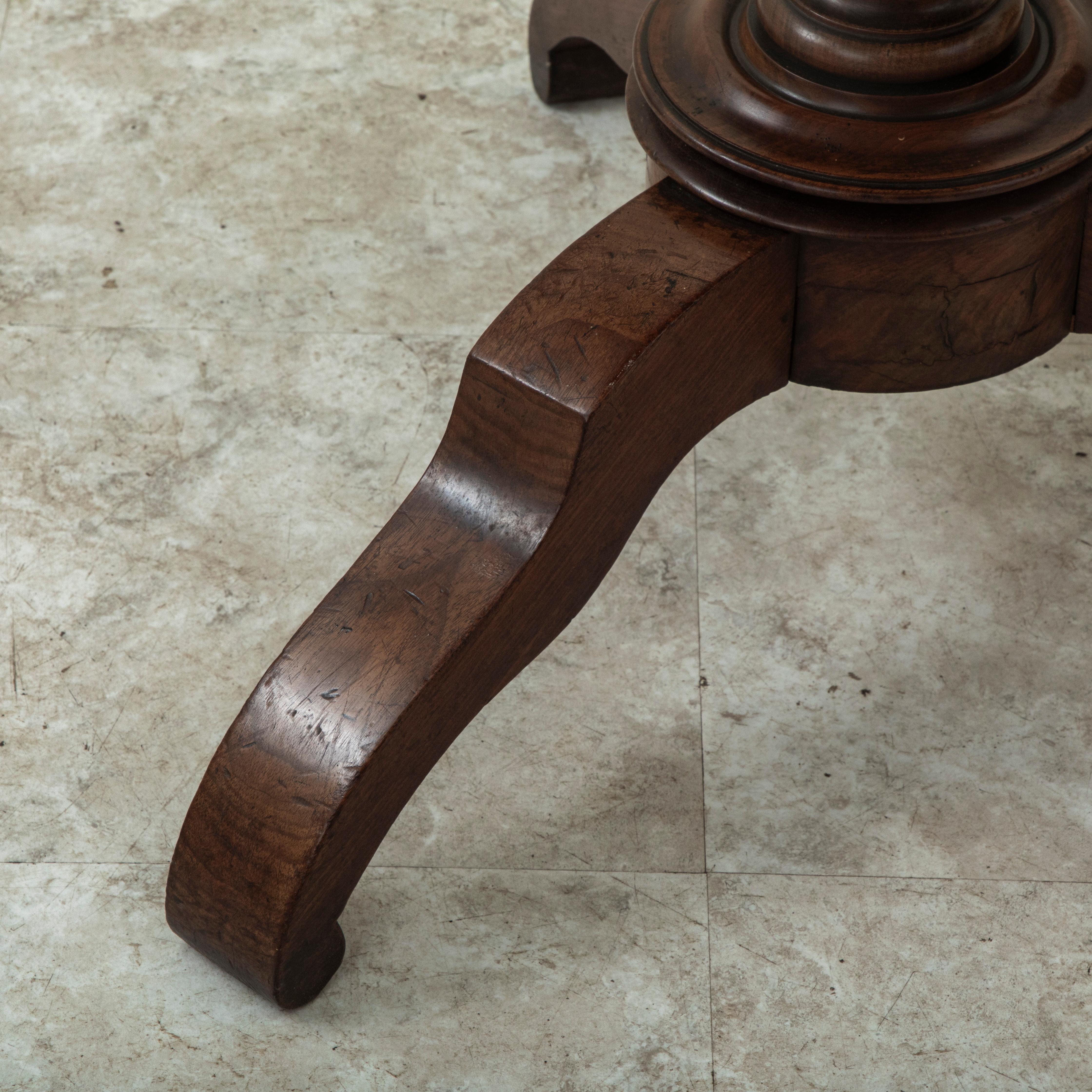 Mitte des 19. Jahrhunderts Französisch Louis Philippe Periode Esche Tilt Top Pedestal Tisch im Angebot 9