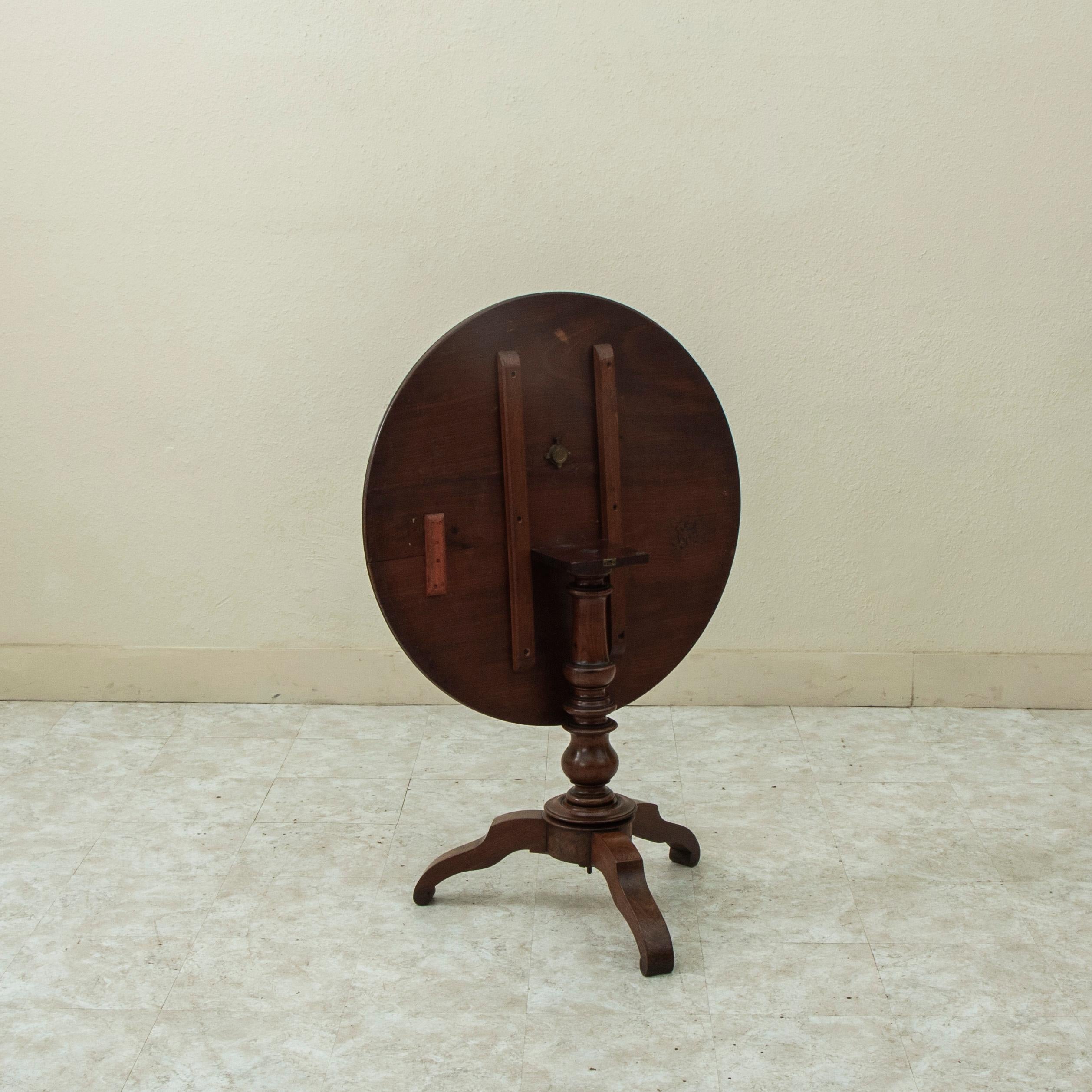 Mitte des 19. Jahrhunderts Französisch Louis Philippe Periode Esche Tilt Top Pedestal Tisch im Angebot 2