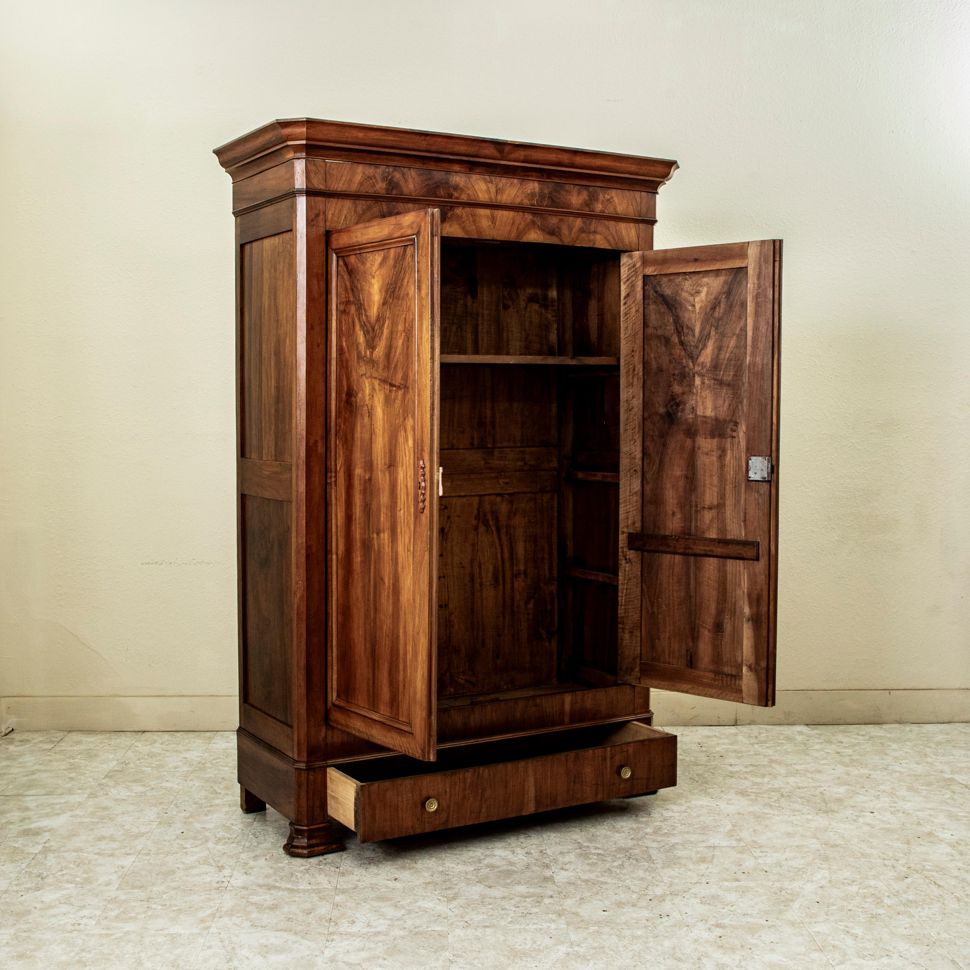 Mid-19th Century French Louis Philippe Period Burl Walnut Armoire or Wardrobe For Sale 2