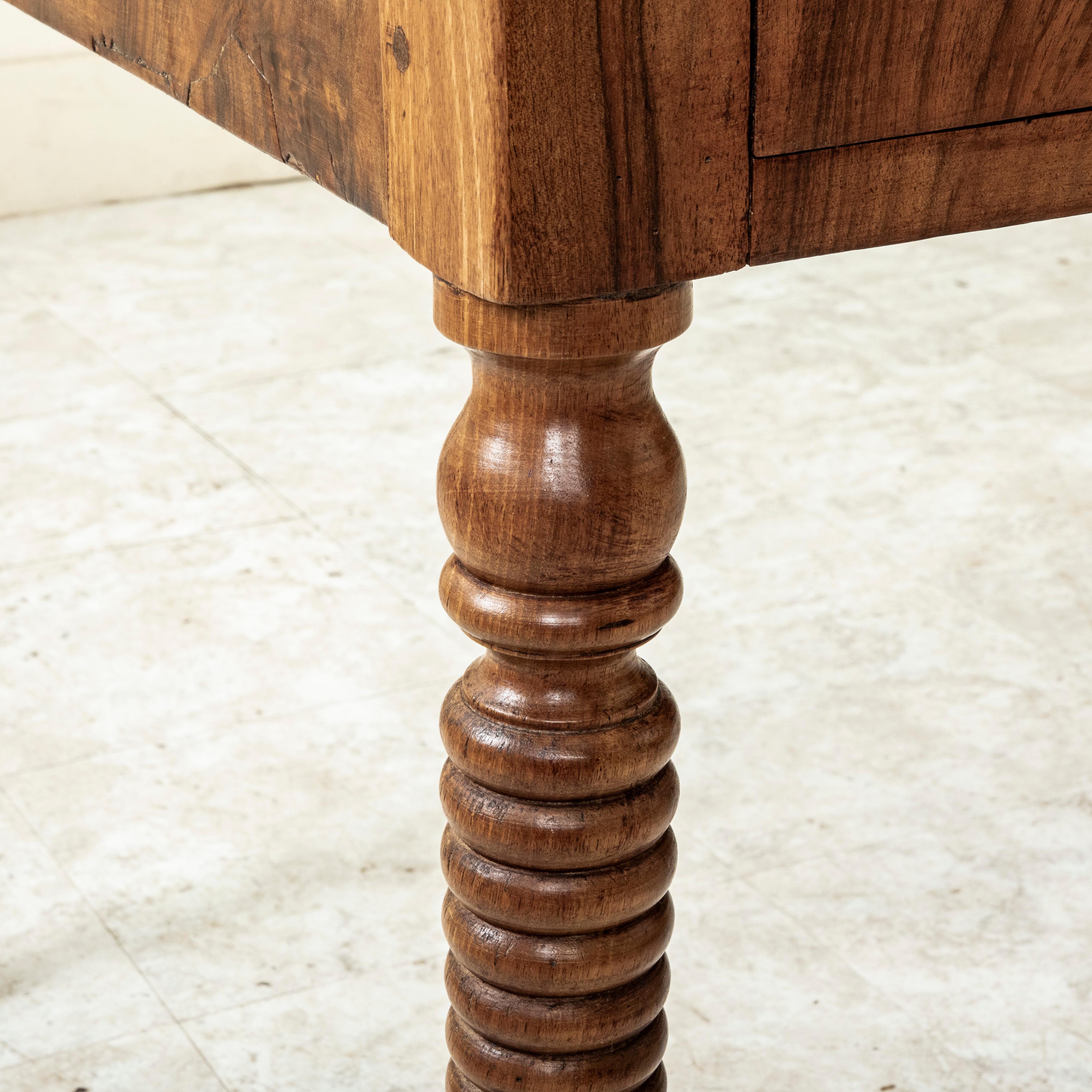 Mitte des 19. Jahrhunderts Französisch Louis Philippe Periode Burl Walnuss Schreibtisch, grünes Leder im Angebot 13