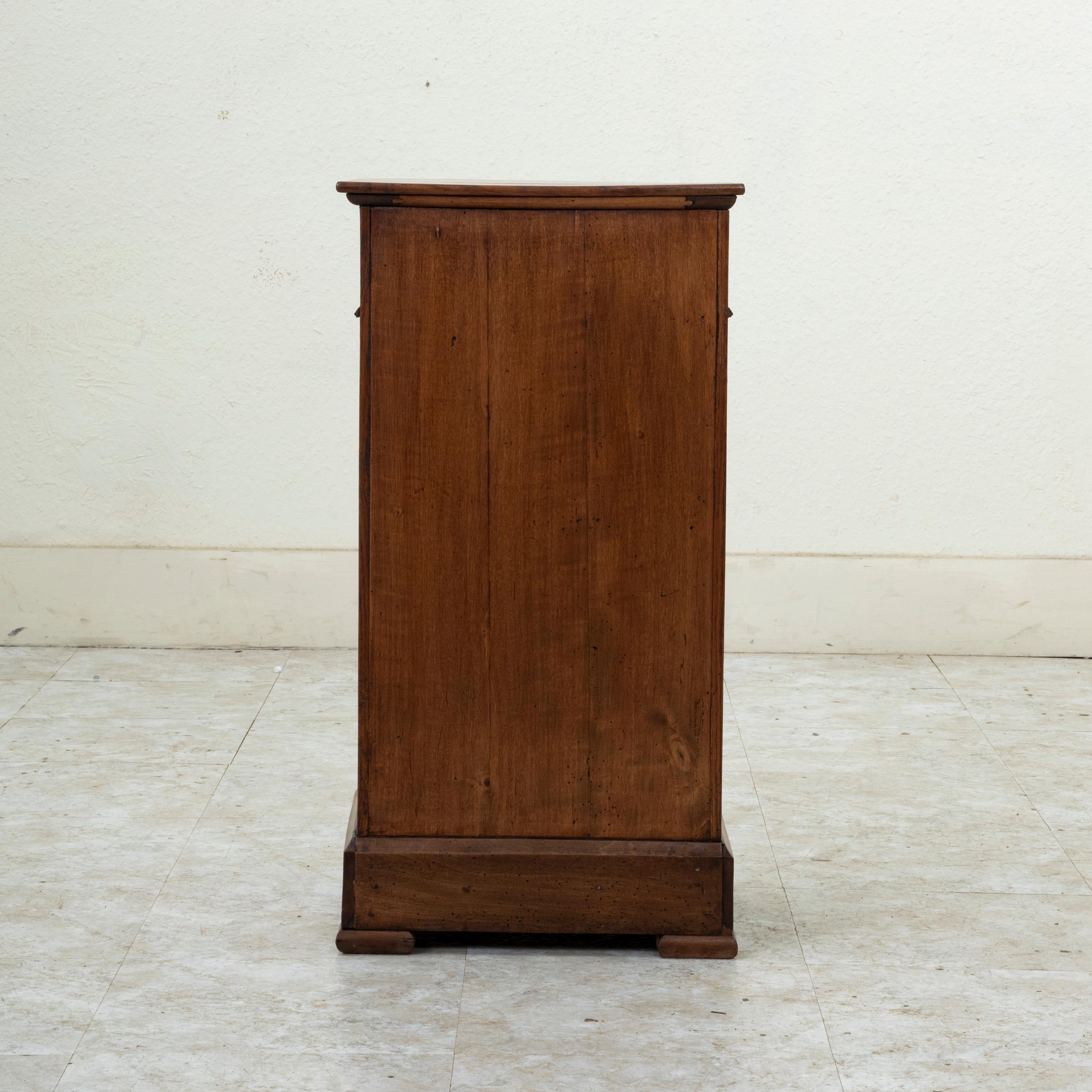 Table de nuit, table d'appoint en ronce de noyer d'époque Louis Philippe, milieu du XIXe siècle Bon état - En vente à Fayetteville, AR