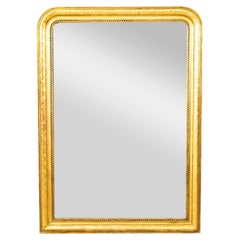 Espejo de pared de madera dorada de la época Louis Philippe francesa de mediados del siglo XIX 55 Alt. x 39 Anch.