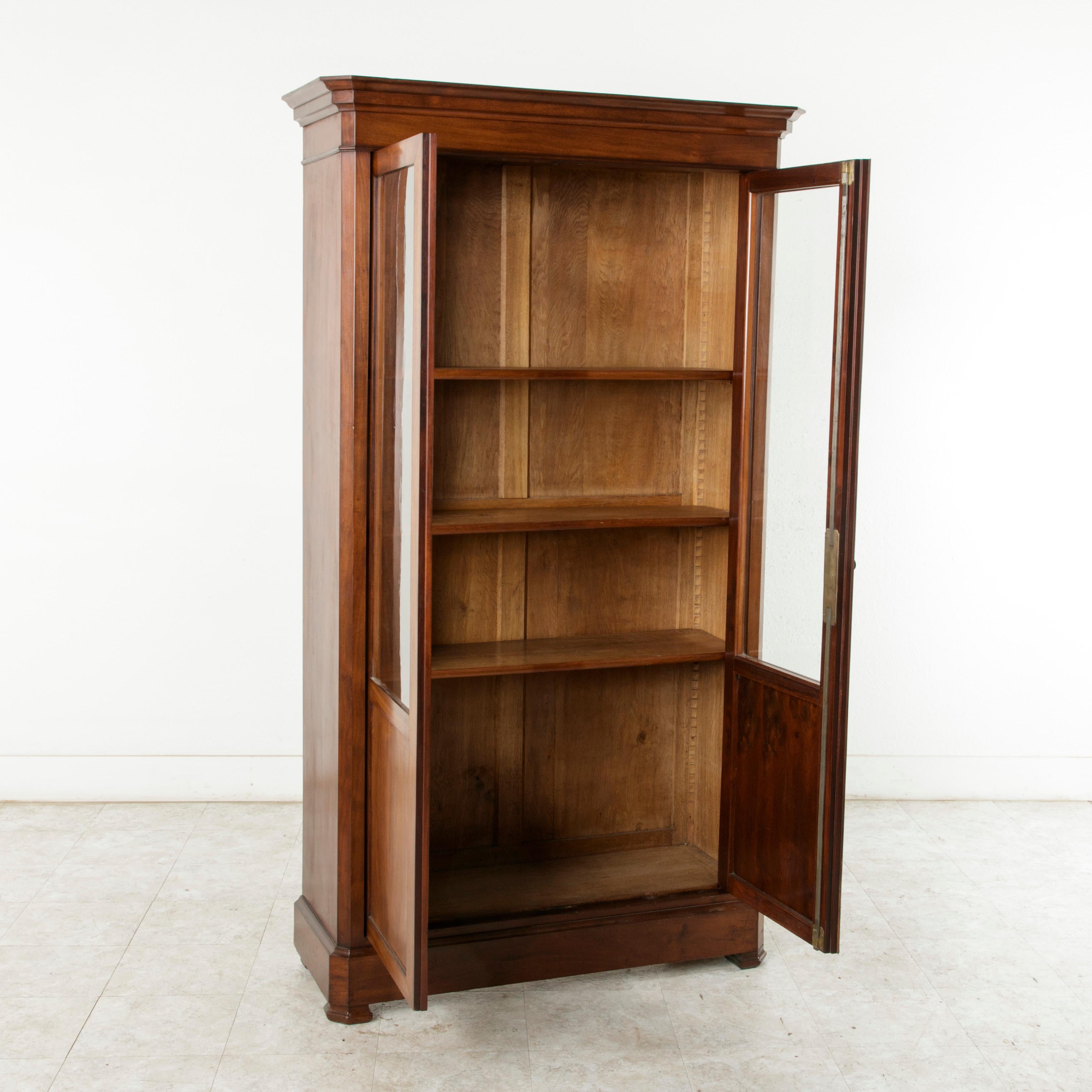 Mid-19th Century French Louis Philippe Period Mahogany Bookcase or Vitrine 5
