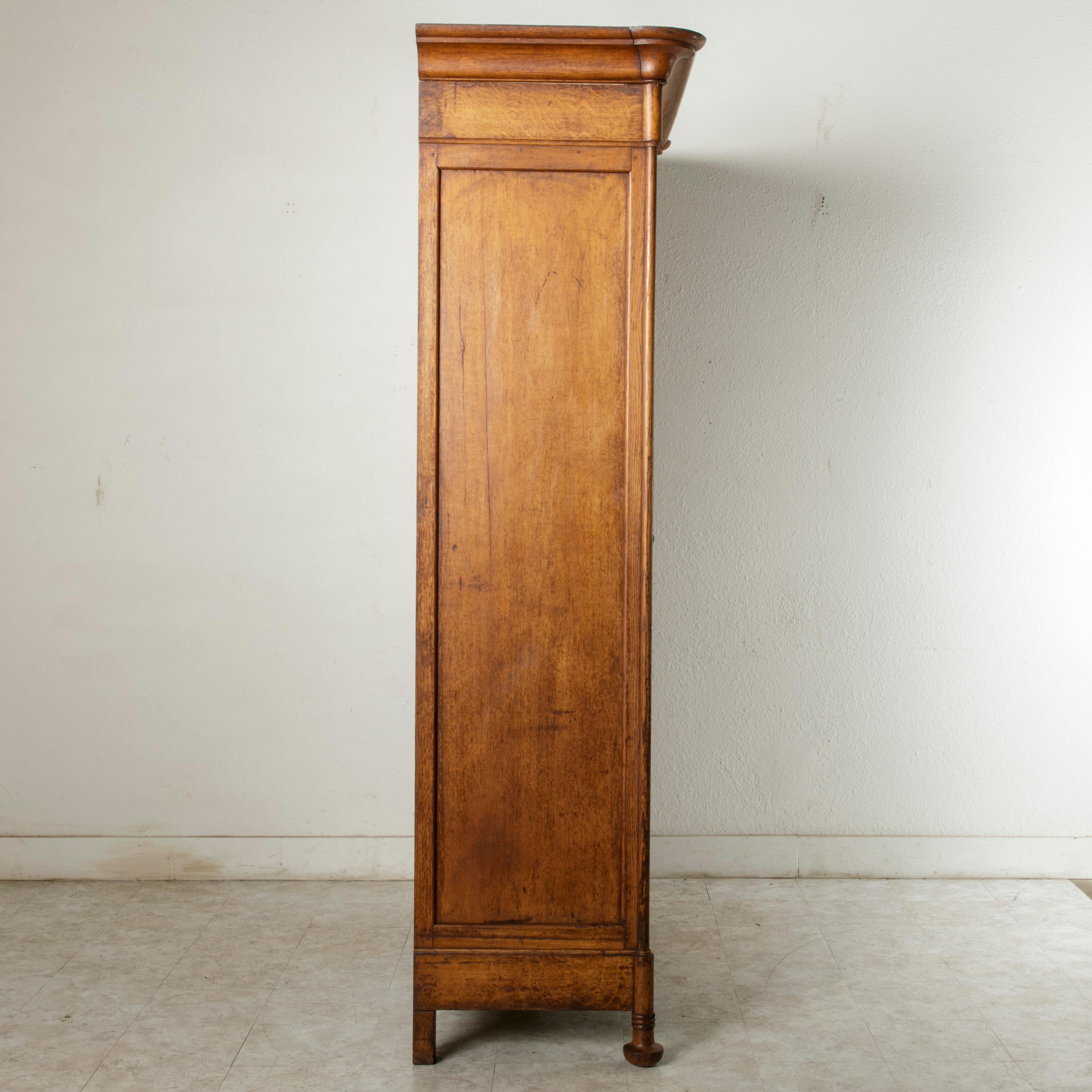 Mid-19th Century French Louis Philippe Period Oak Armoire, Cabinet 5