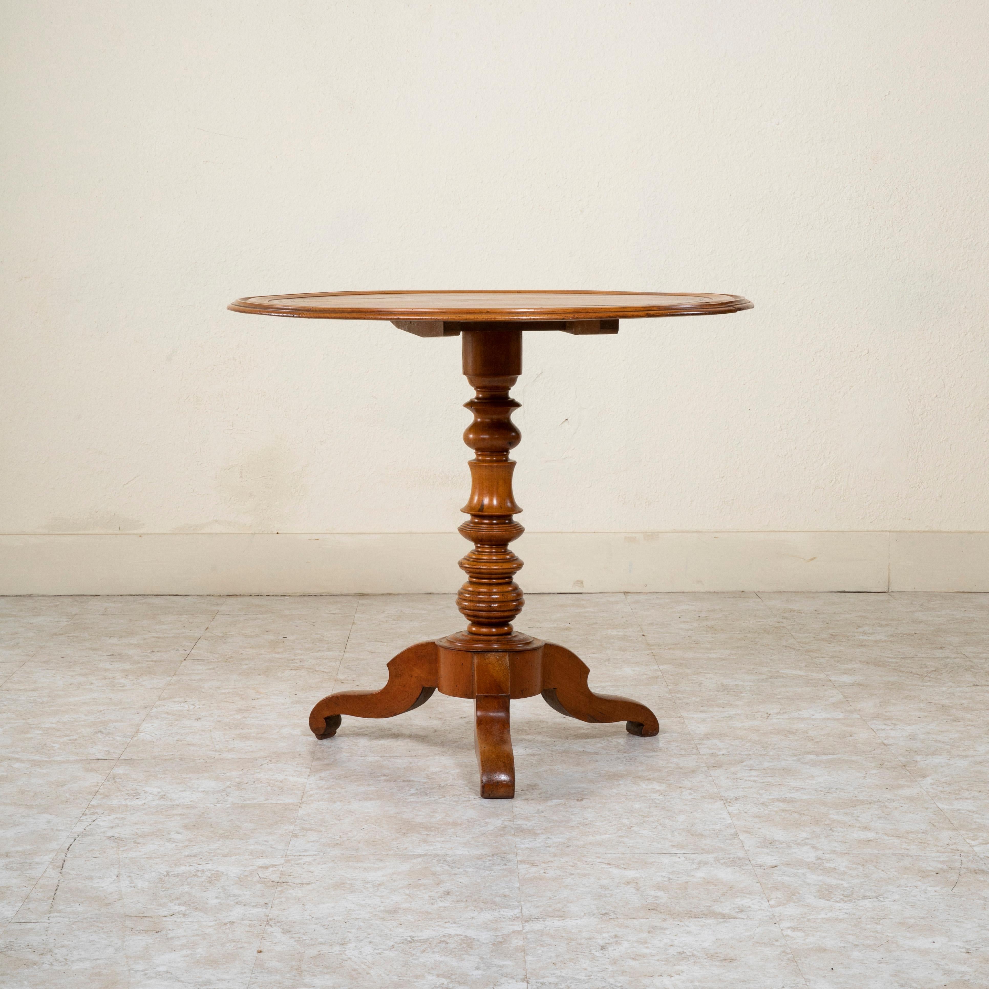 Beveled Mid-19th Century French Louis Philippe Period Walnut Gueridon or Pedestal Table For Sale